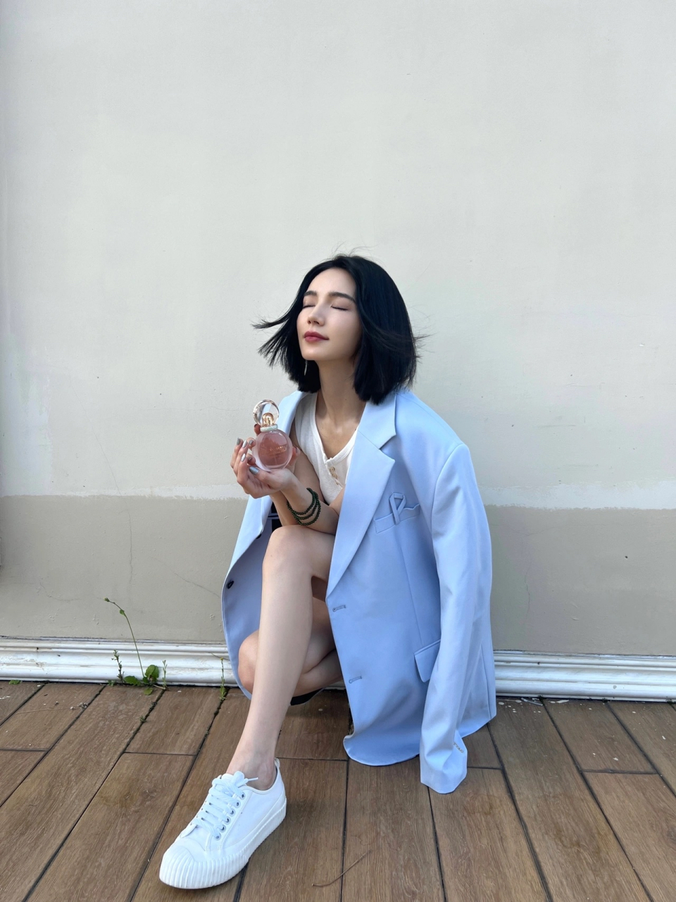 嘉行小花代斯更新美照!这颜值这气质不火真可惜了.