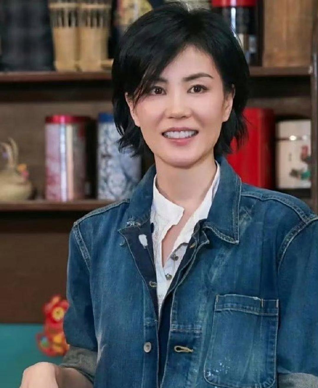 都说气质这东西藏不住看王菲的小学毕业照算彻底信了