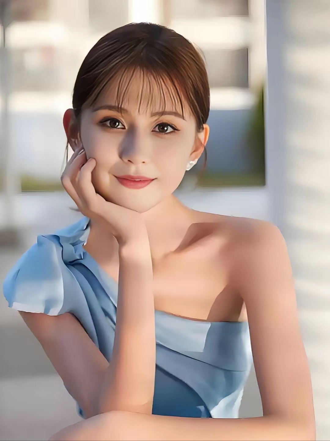 热依扎:这股"狠劲",藏着成年人最难得的清醒