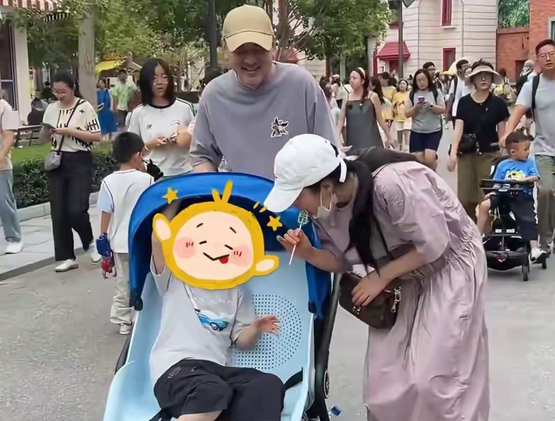 七岁还坐推车里