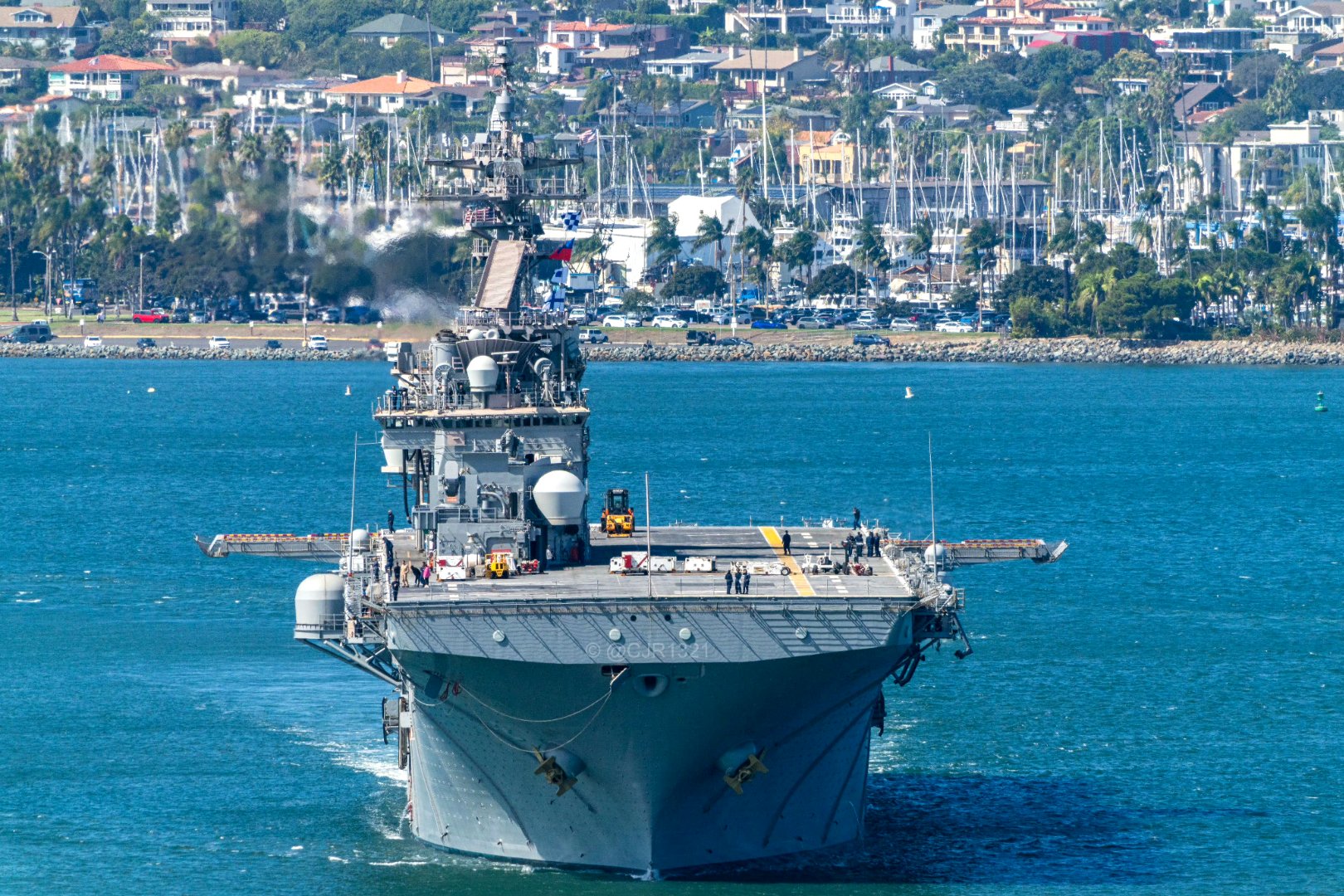 舰船欣赏:结束海试返回圣迭戈母港的埃塞克斯号uss essex