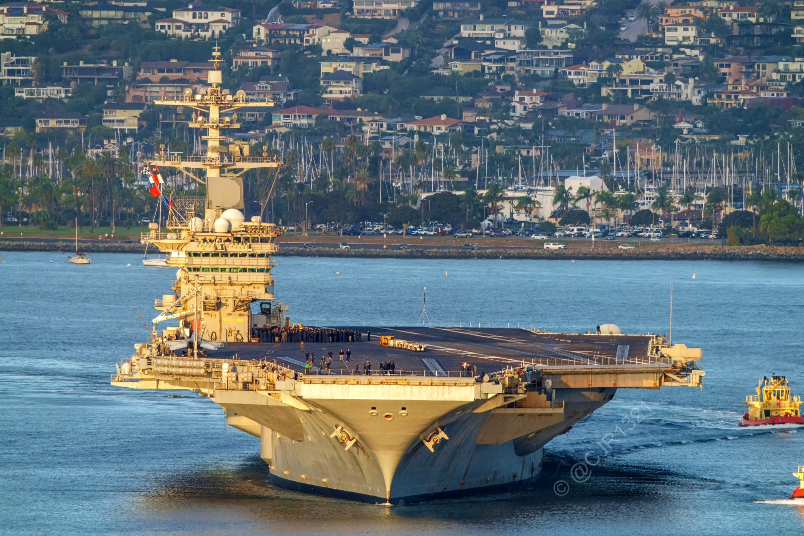 舰船欣赏:驶入圣迭戈港的林肯号uss abraham lincoln