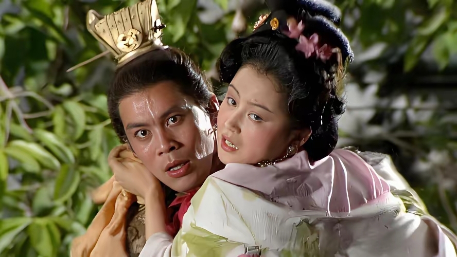 三十六计中的美人计,够狠够毒,专找人的软肋下手,致使董卓吕布,父子