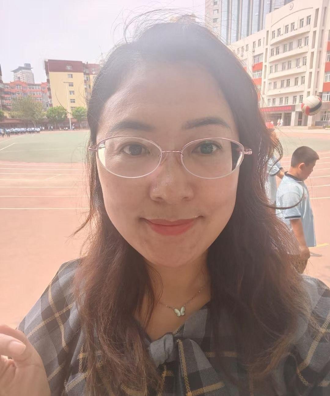 44岁离异女教师偏偏看上了51岁的丧偶警察