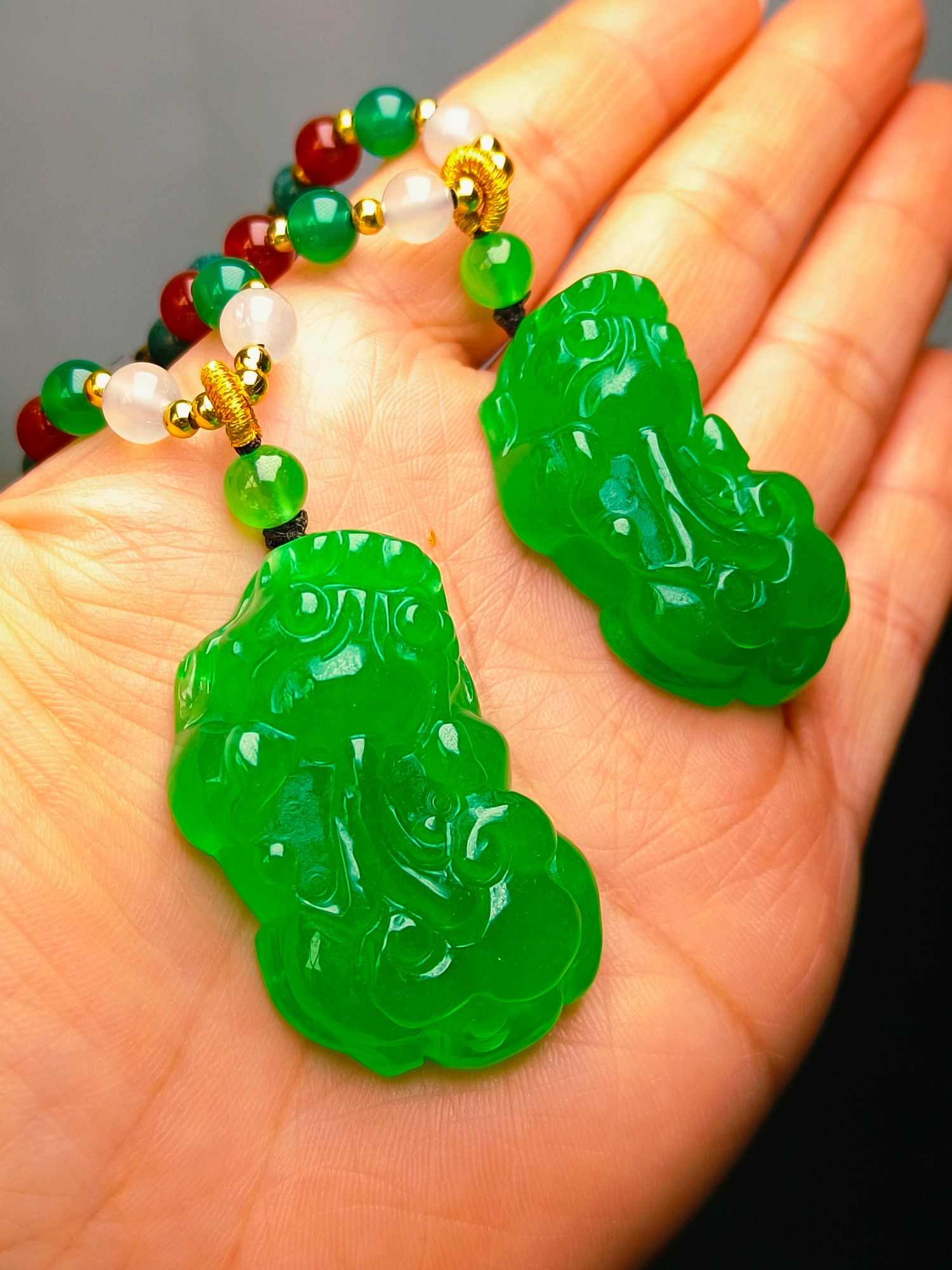 龙石种帝王绿翡翠貔貅吊坠#翡翠