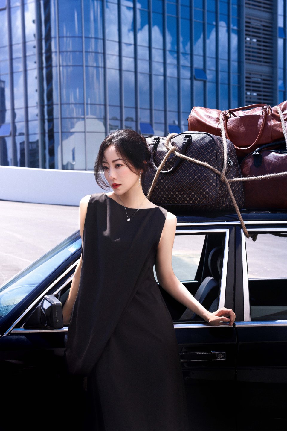 韩雪多风格时尚大片太惊艳,可甜可飒演绎百变魅力