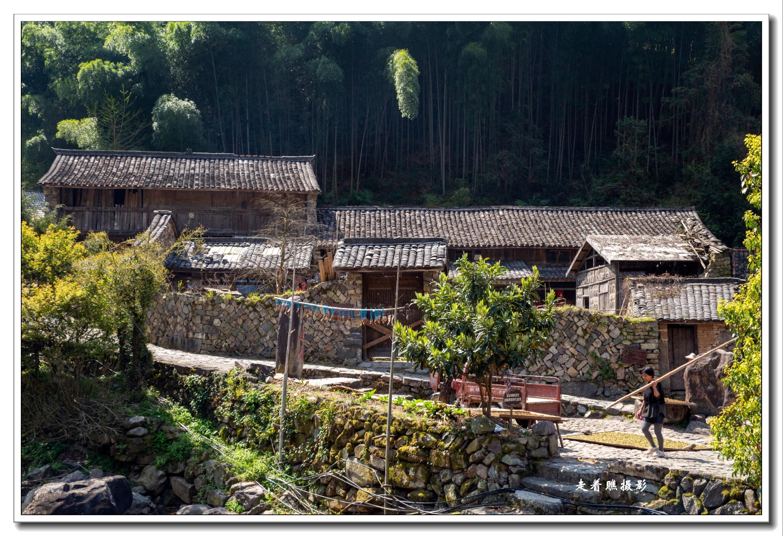 —丽水岩下村