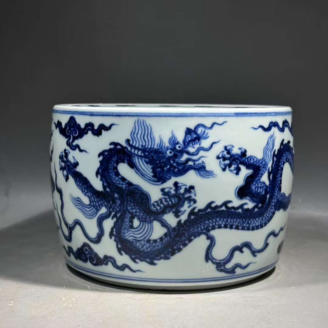 精品收藏 明 宣德青花龙纹蟋蟀罐. 尺寸:高:9.5公分 直径:14公分