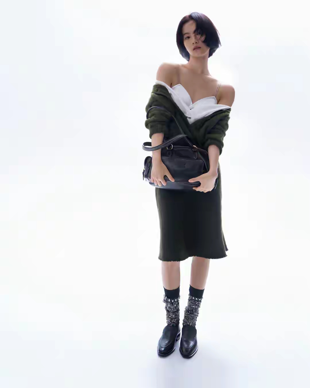 李庚希今日份写真现在风格越来越奔放了