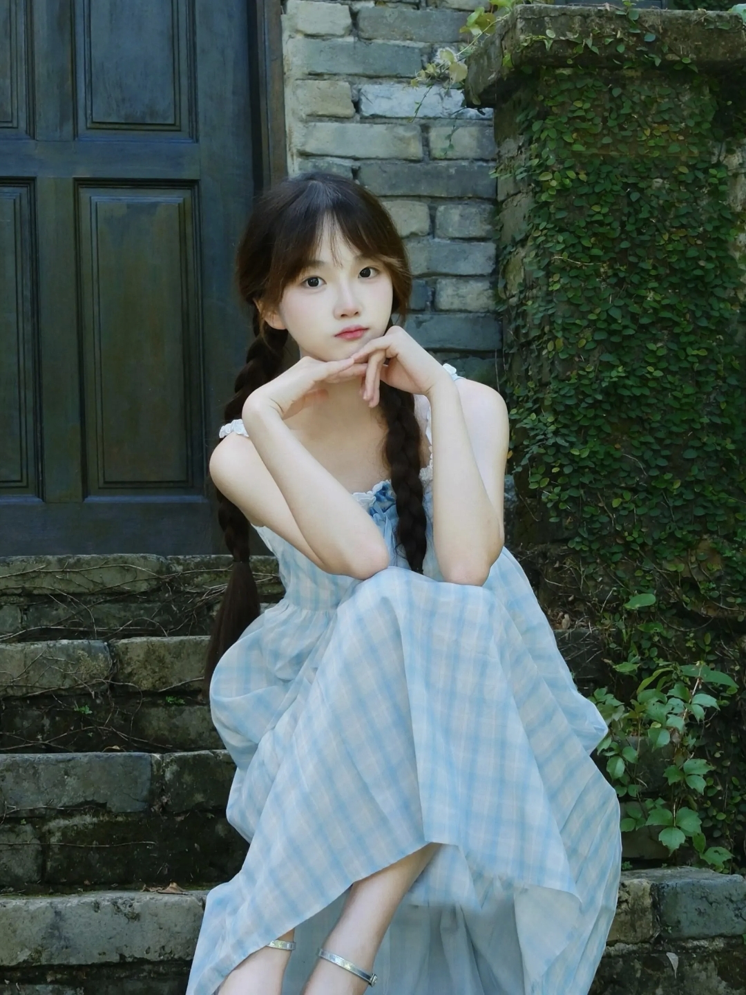 纯情蓝裙美少女的户外美拍