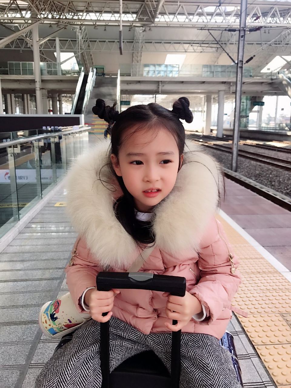 明星穿搭# 林瀞怡,小名咘咘,饰演如懿传中的五公主璟兕,穿搭潮流,多