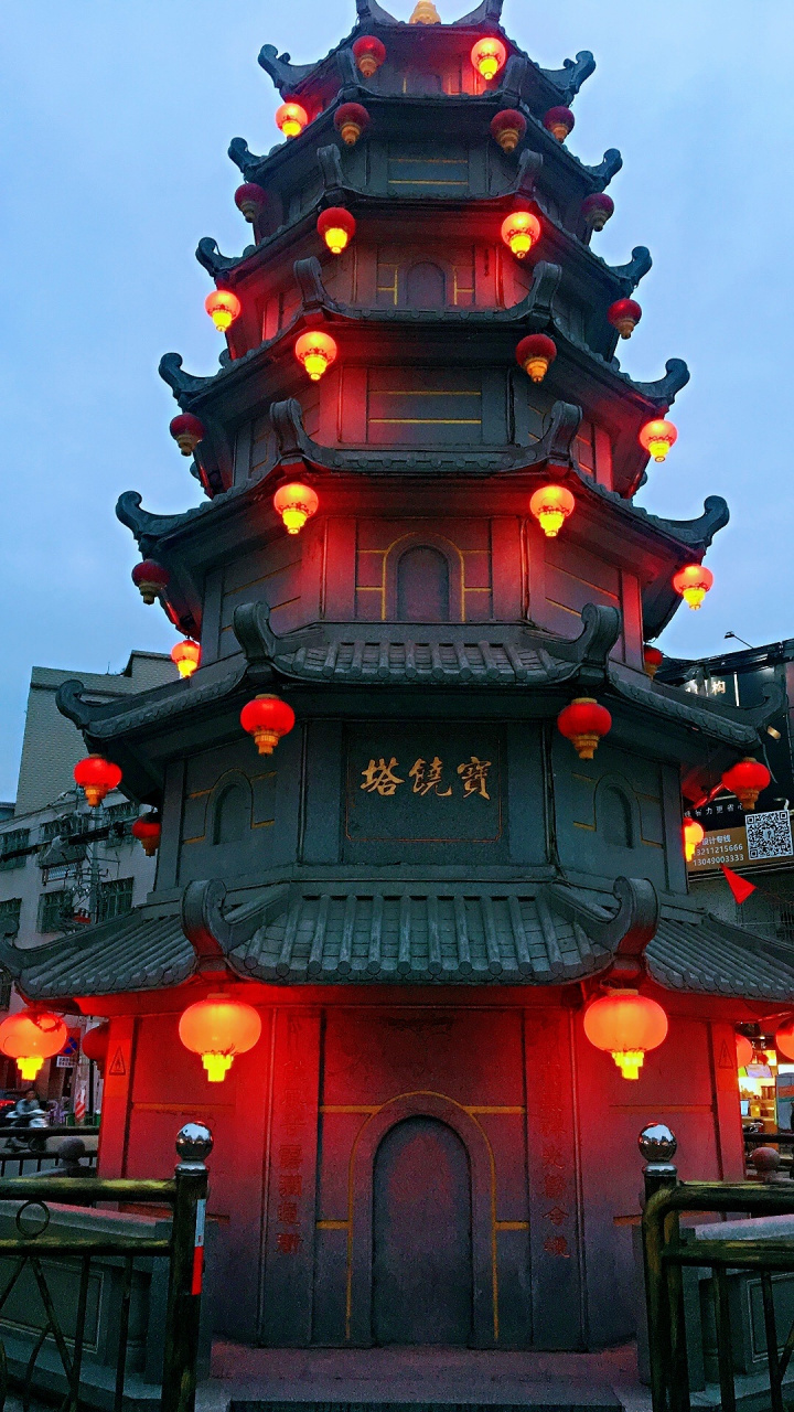 傍晚的谷饶塔格外醒目