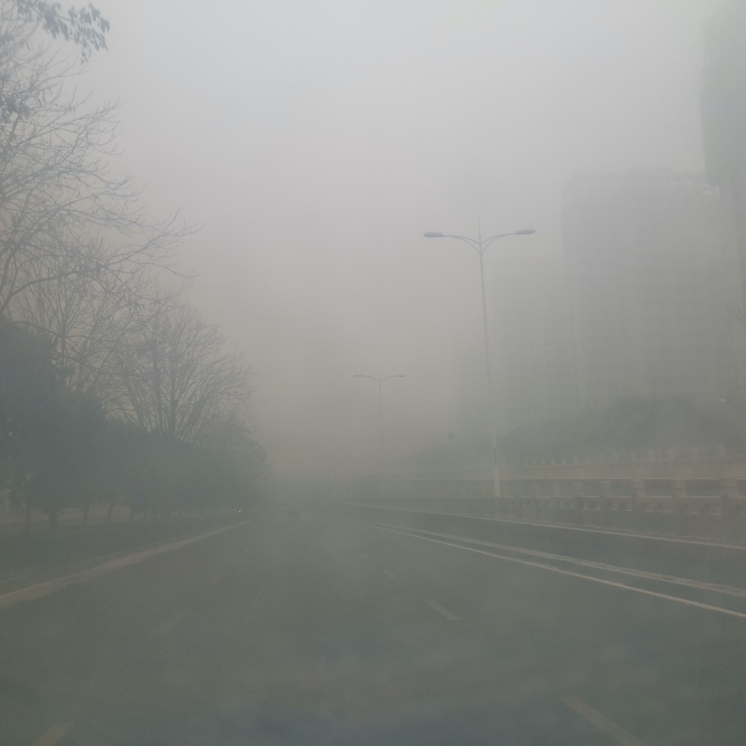 石家庄单双号限行第6天,雾霾这么大,这是车尾气的原因吗,困惑中