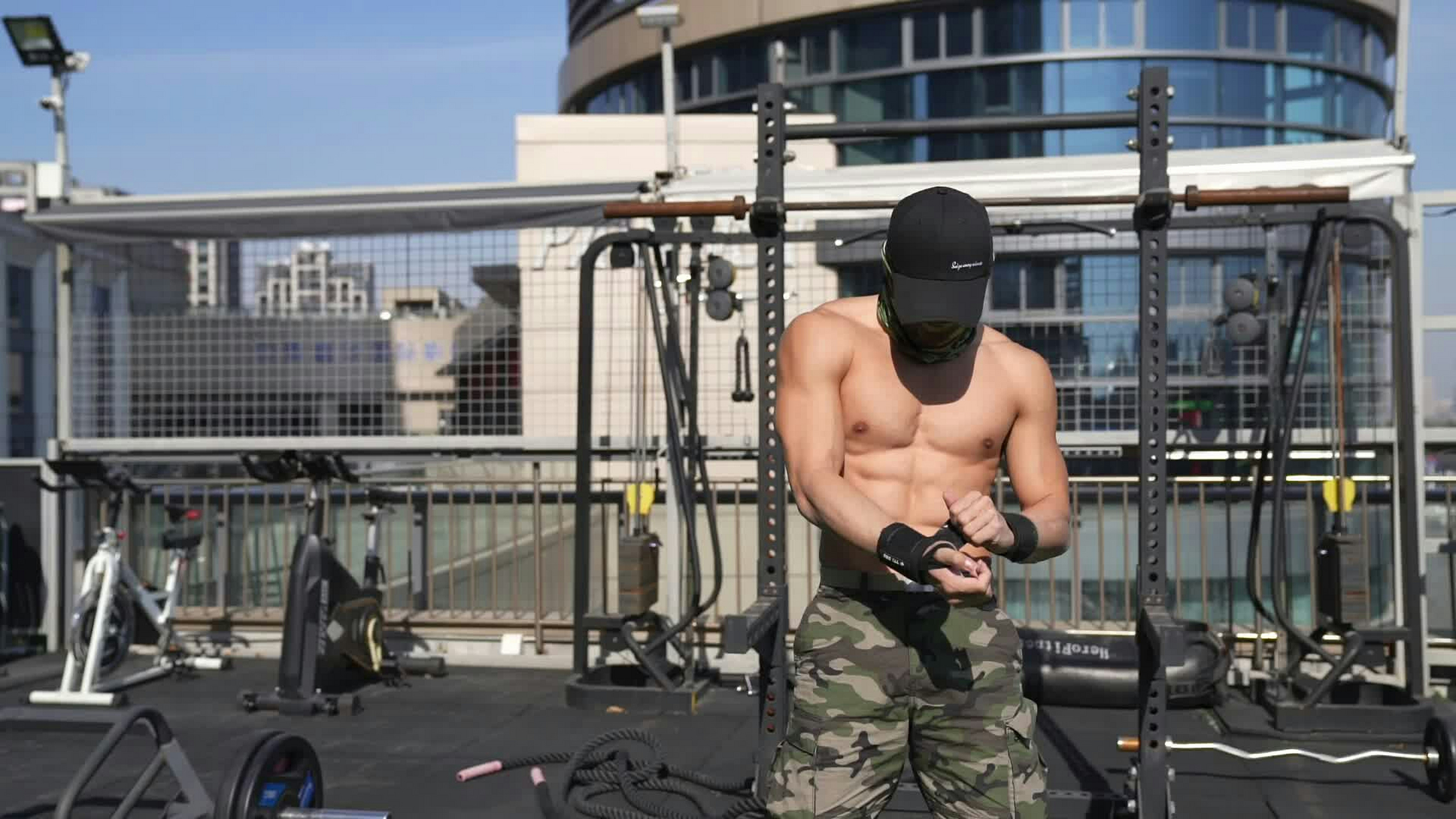 大师兄麻斌——游戏玩家,电脑黑客.