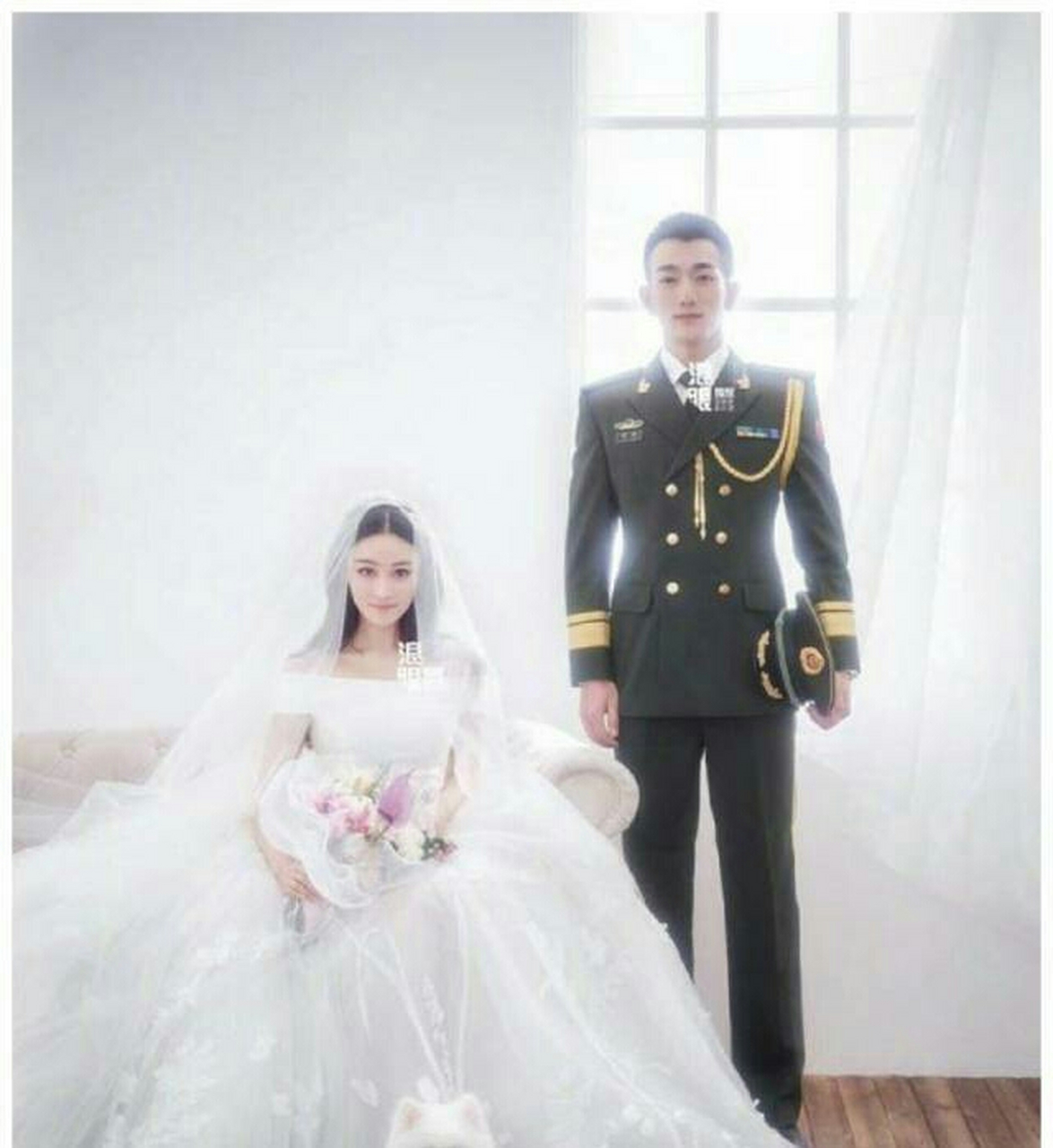 何捷:身高 180cm——小了张馨予一岁