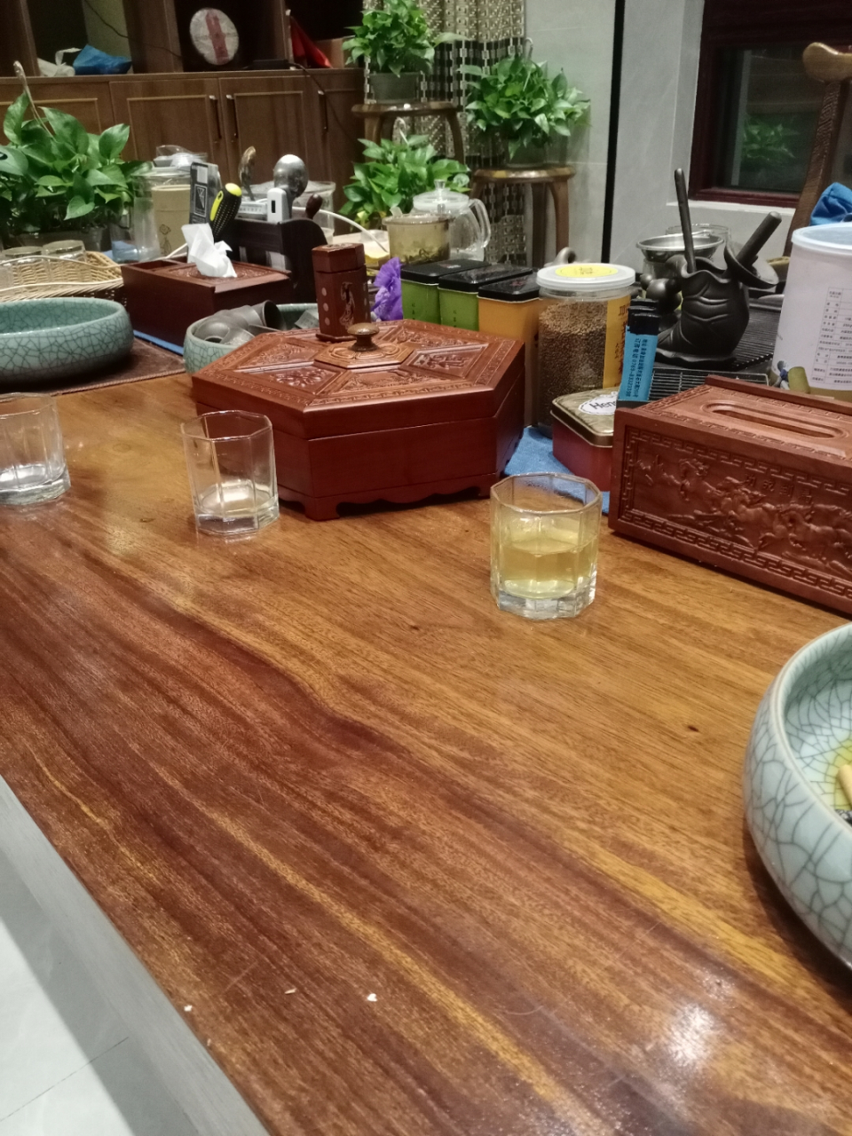 聚友互娱 聚友朋友,互娱兄弟,来喝茶了