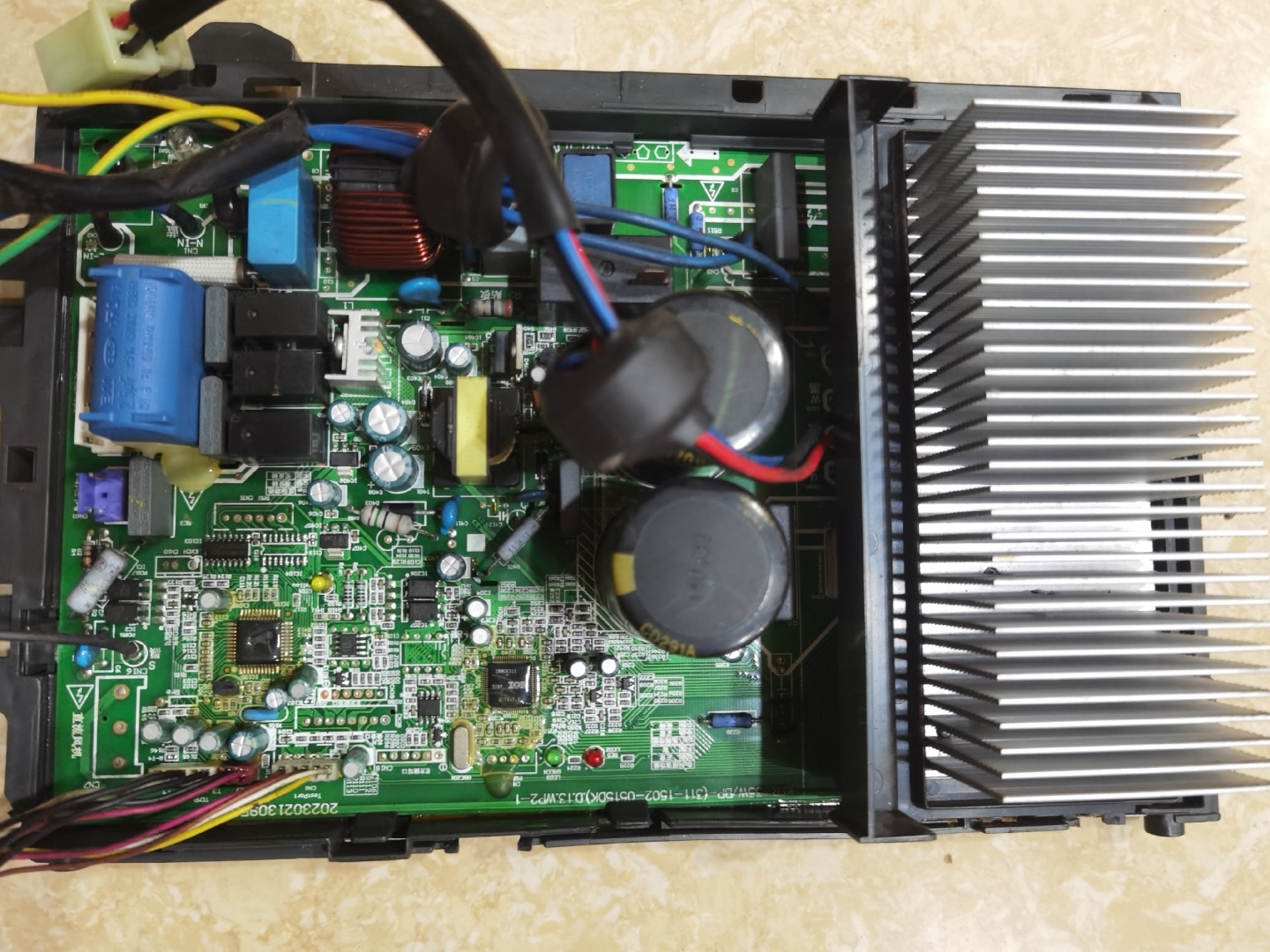 美的挂机变频主板kfr35w/bp-(311-1502-0515dk)换电阻解决e5