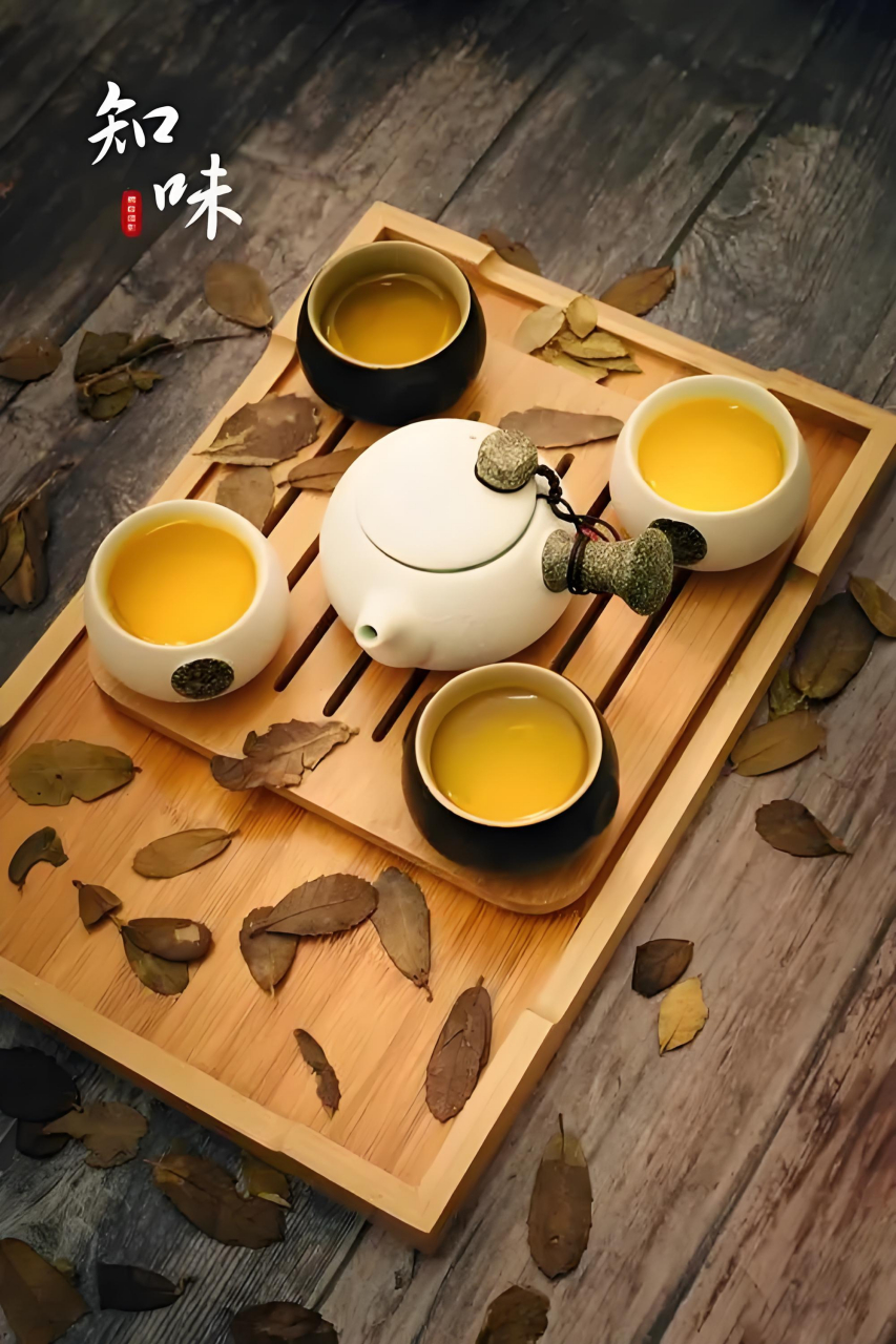 茶道:一壶清茗,万般风情  在中国文化的浩瀚长河中,"道"是一个深邃而