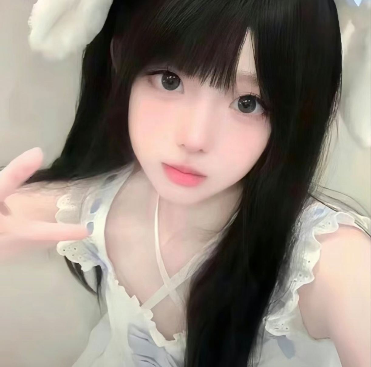 兔耳朵萌萌哒,可爱满分～ #头像# #真人# #女生头像真人# #女生真人