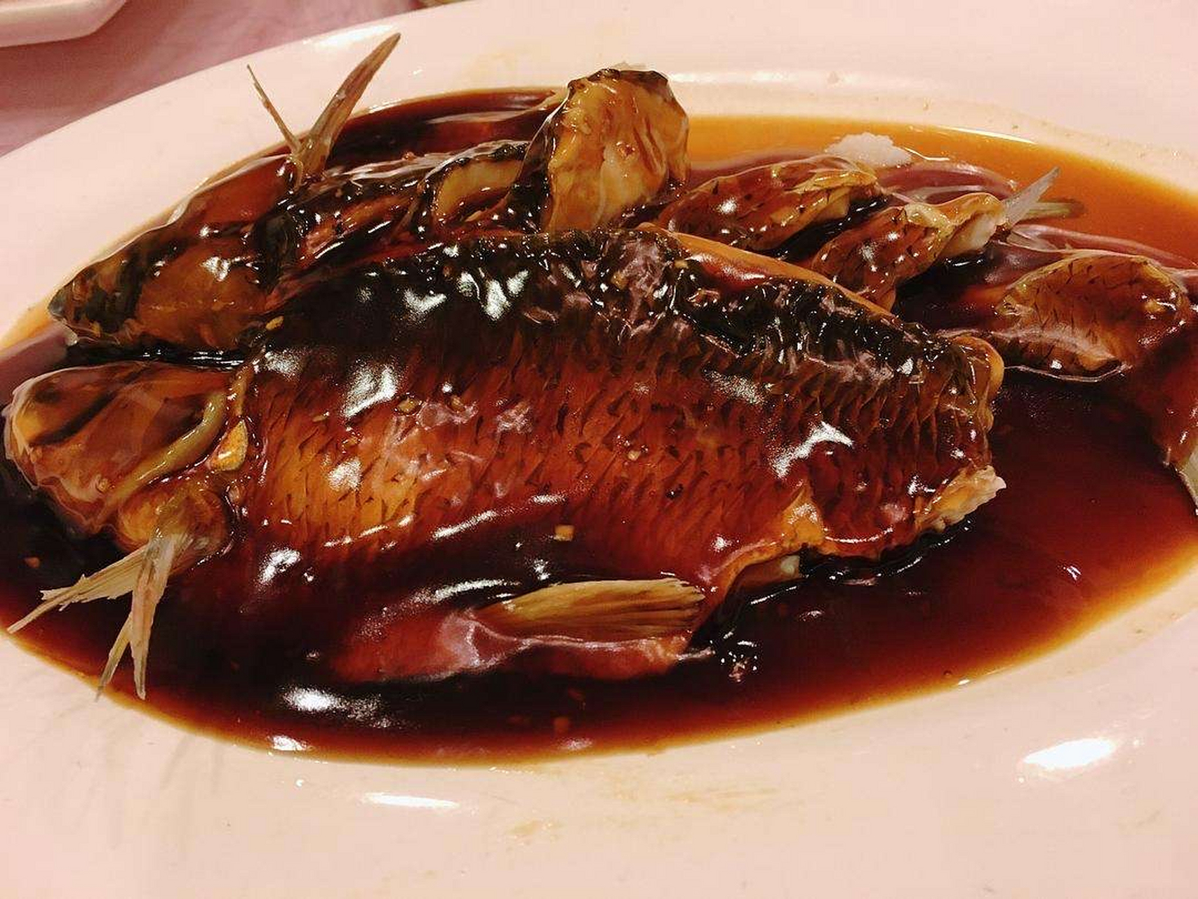 1984年去杭州楼外楼吃过一次西湖醋鱼,感觉非常美味,且是在等候了好