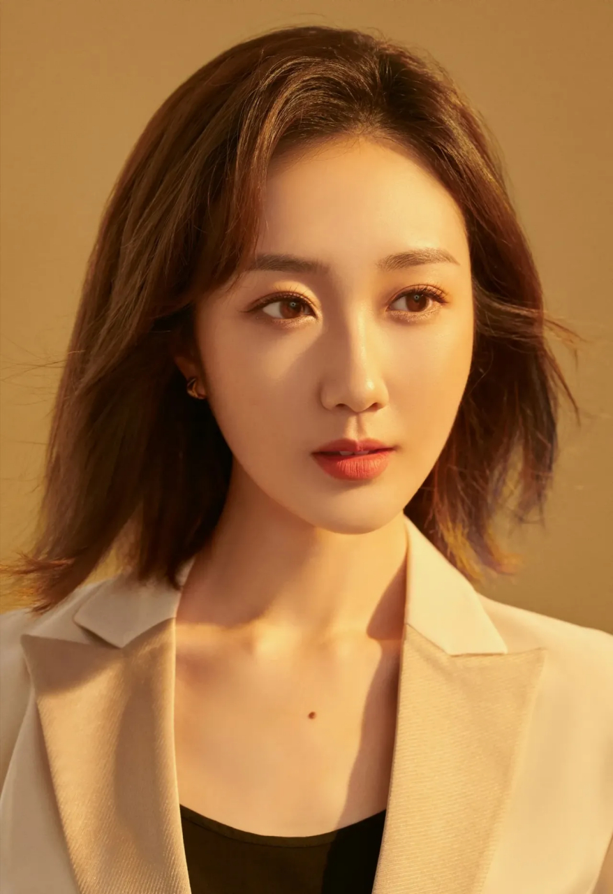 《诗经·小雅·小弁》  弁彼鸒斯,归飞提提. 民莫不穀,我独于罹.