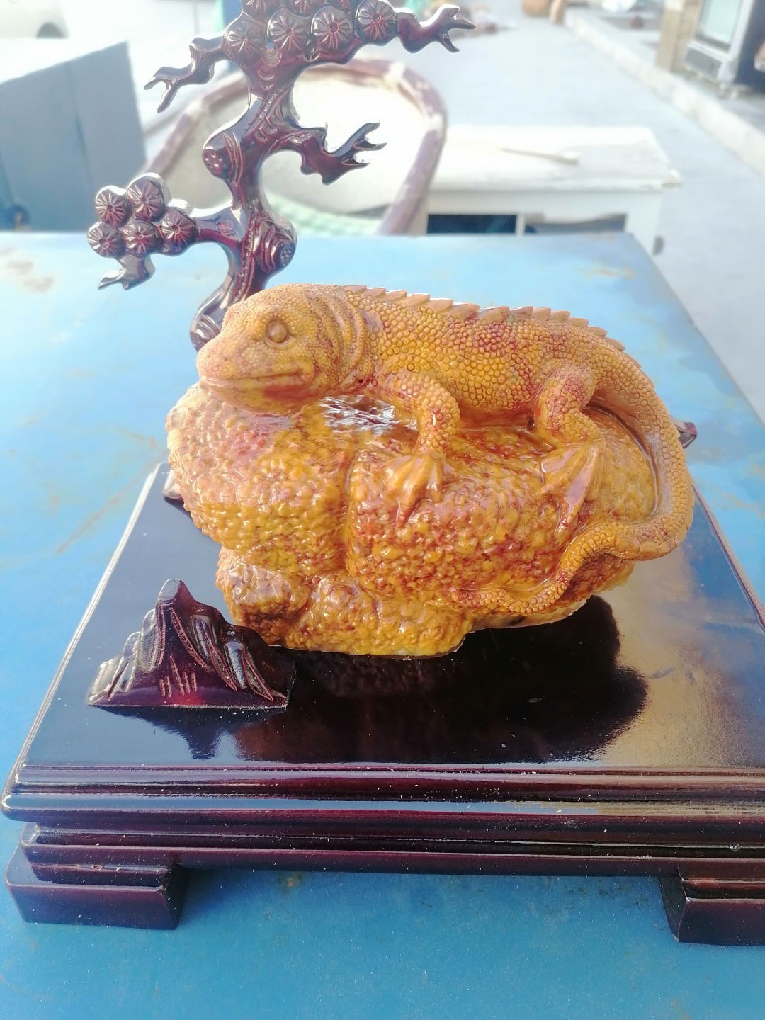 新疆天然沙漠漆大石雕刻重量2.3kg