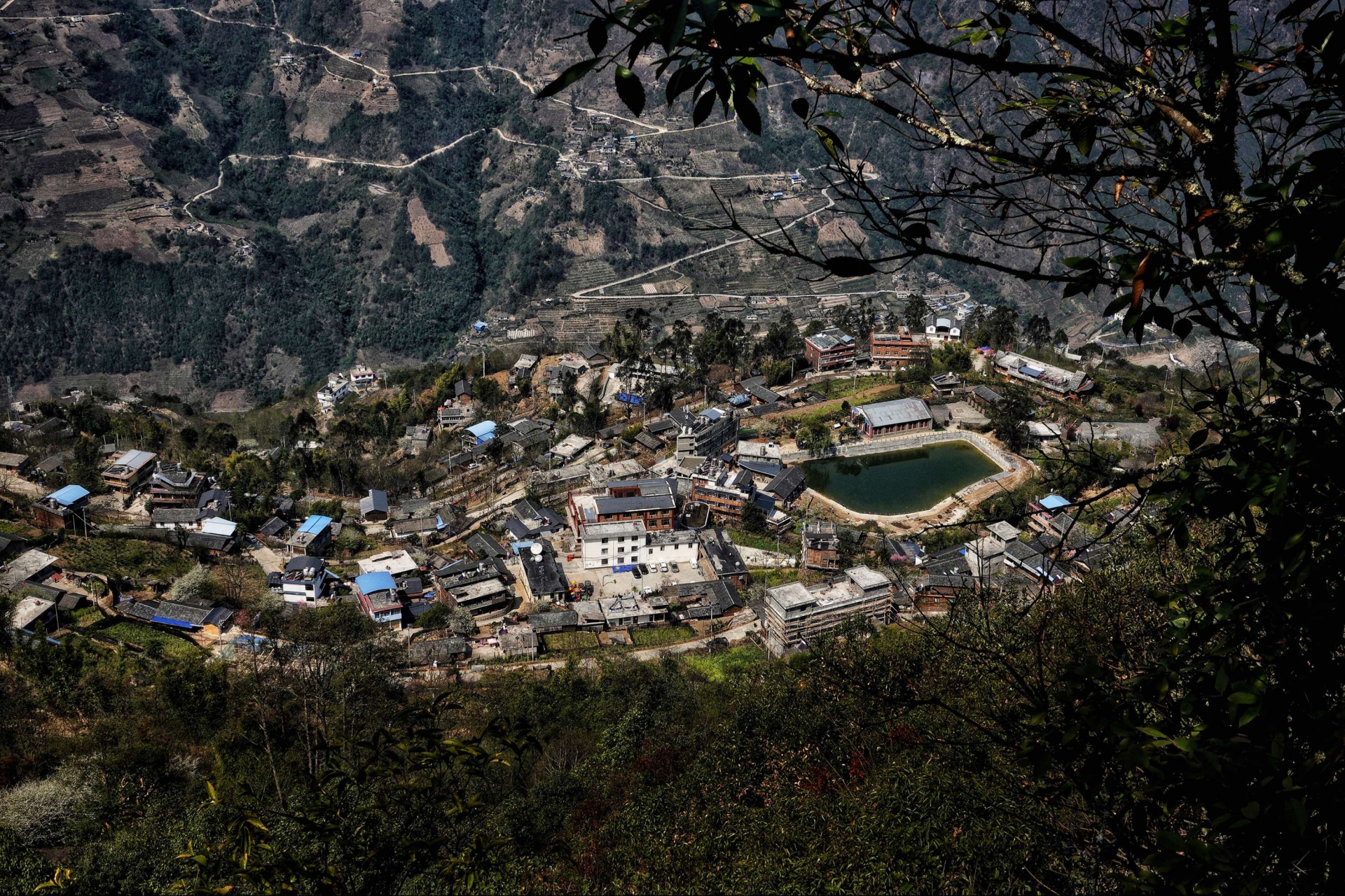 走进怒江最美村寨—老姆登村 老姆登村位于云南省怒江州福贡县匹河