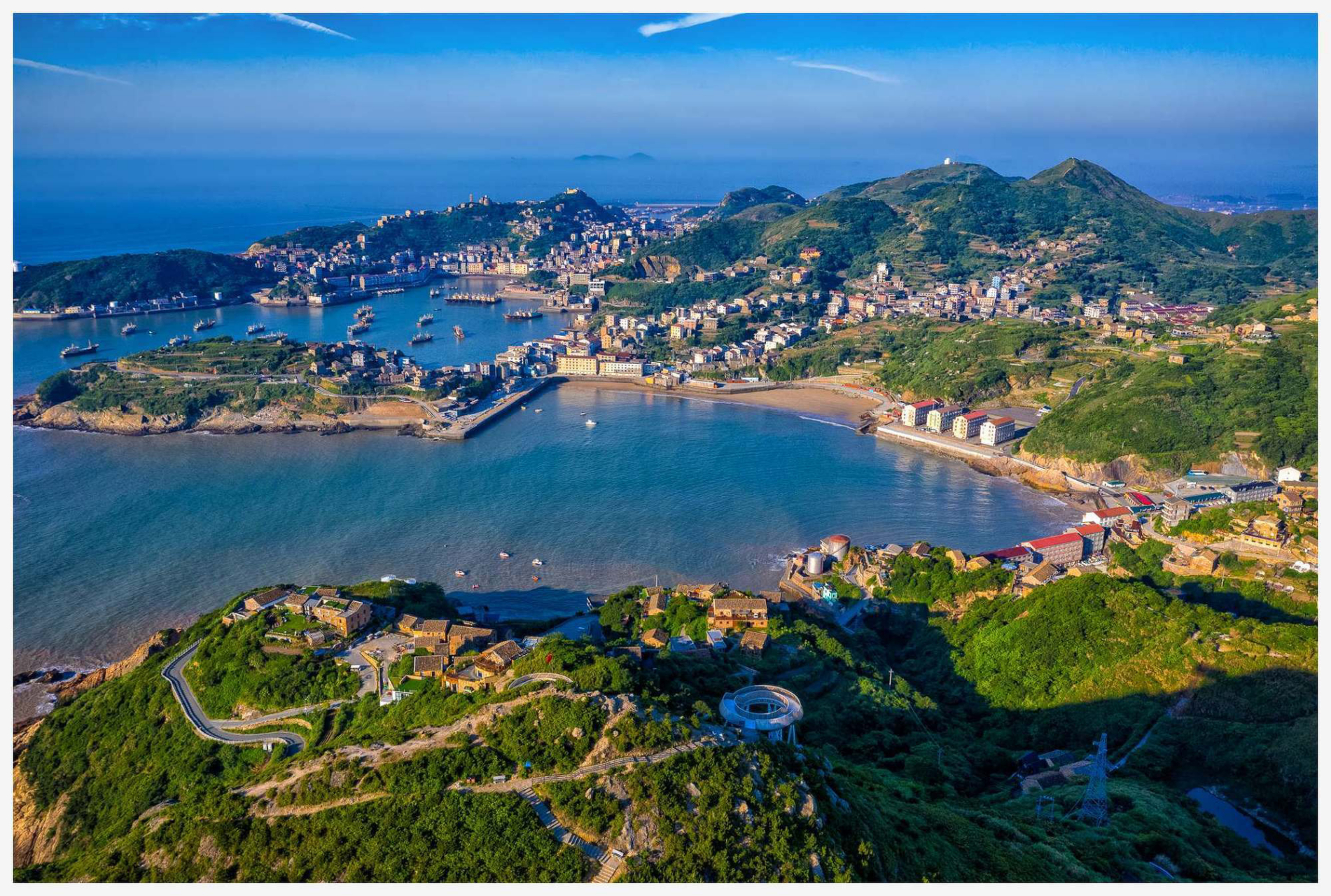 石塘镇,位于温岭市东南濒海处,是一个古老的渔村集镇.