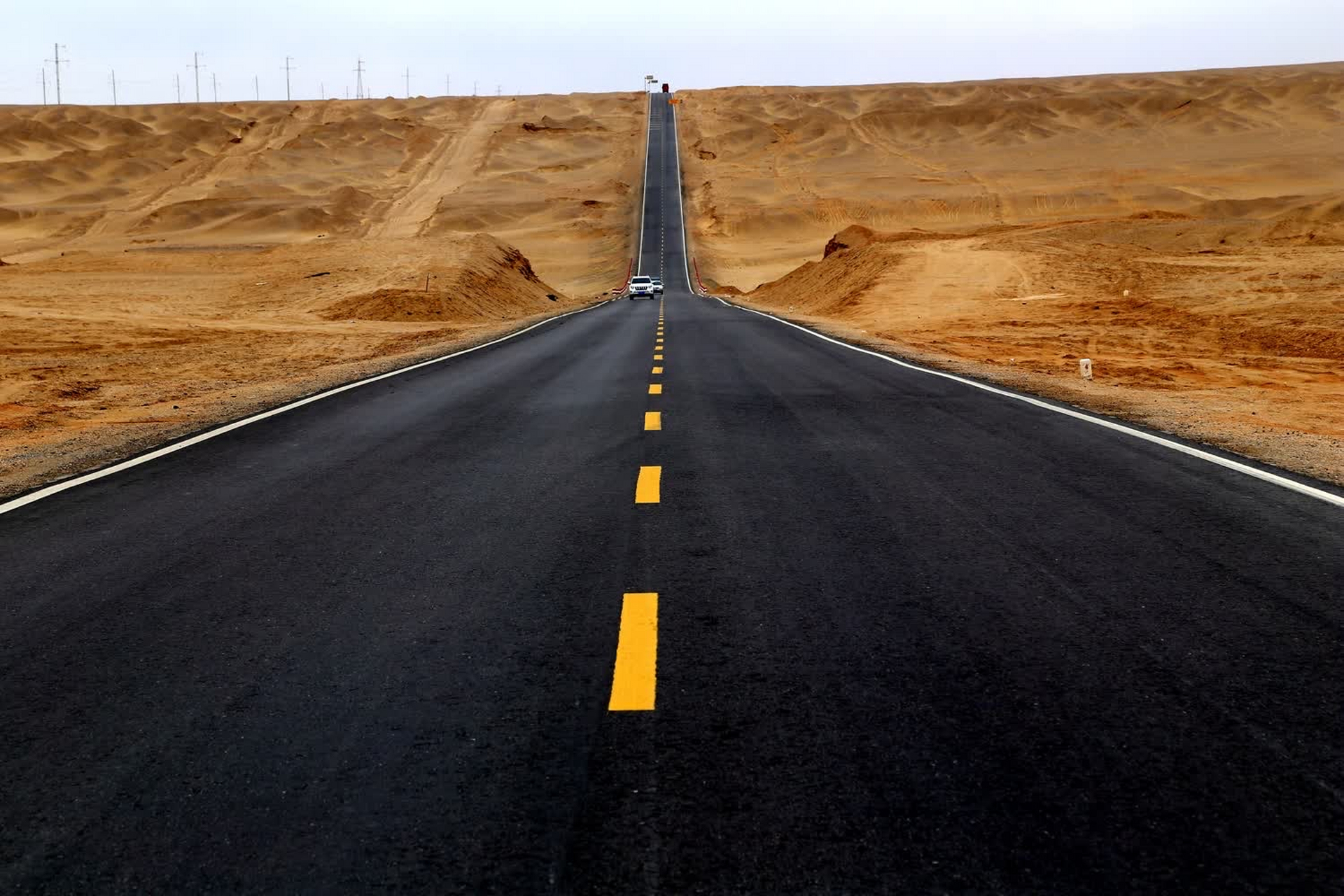 315国道是世界上最孤独的公路,自然风光极佳,起点青海