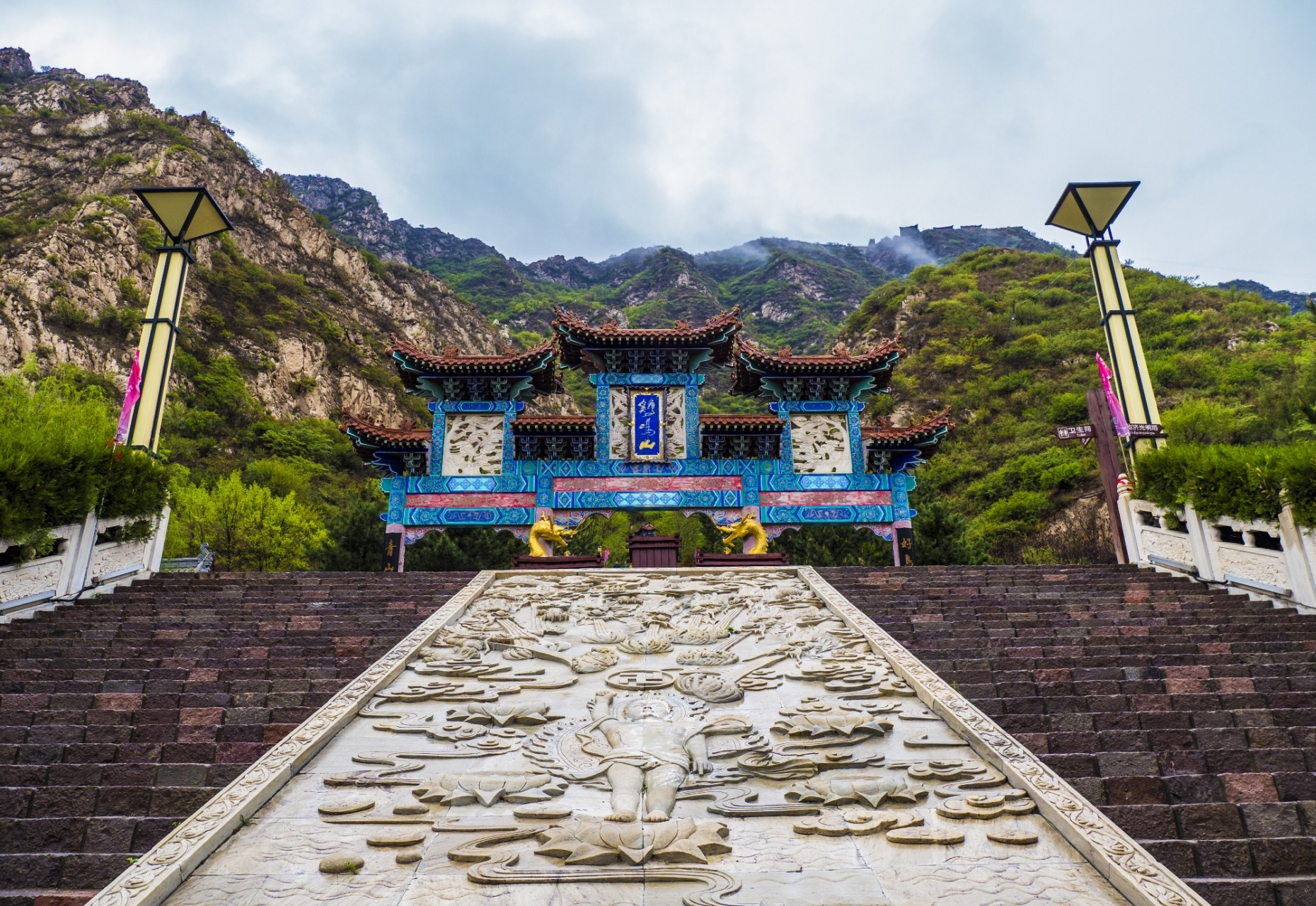 张家口鸡鸣山简介图片