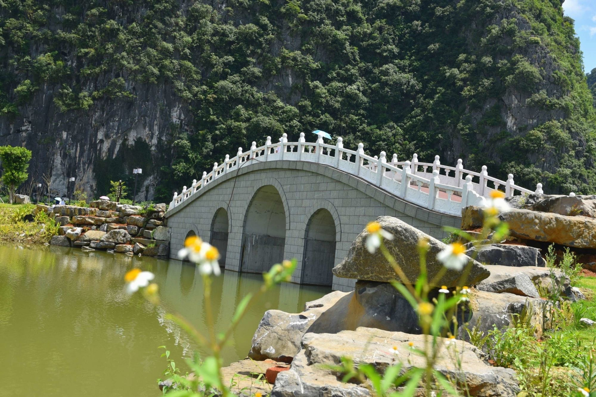 贺州十里画廊景区位于广西钟山县城西北18公里,距贺州30公里,是以