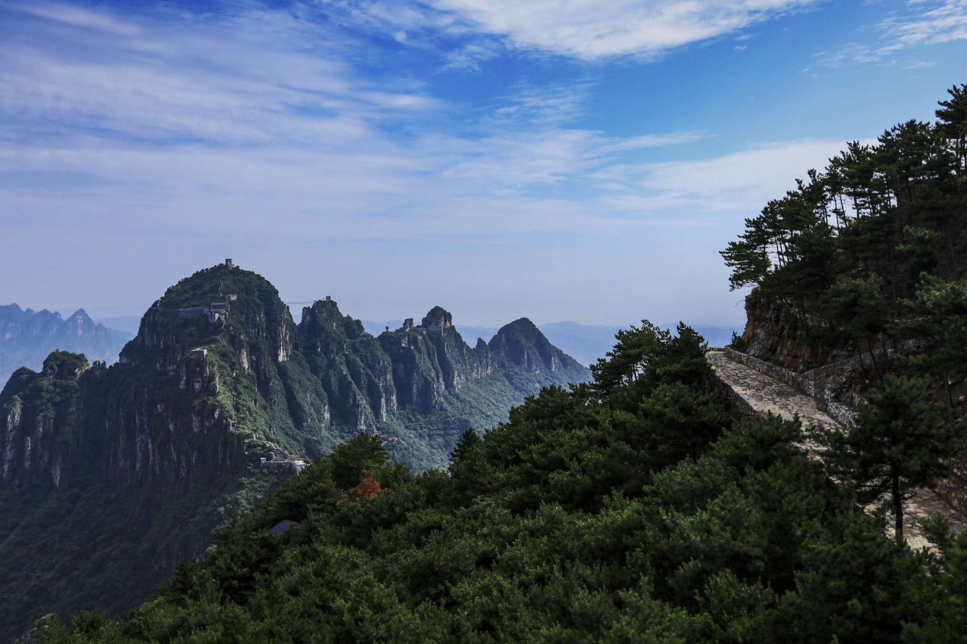 新乡市轿顶山图片