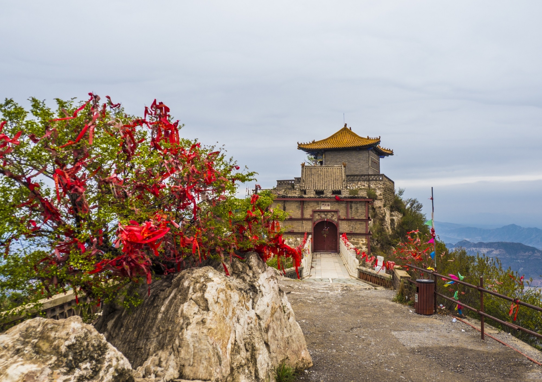 张家口鸡鸣山风景区图片