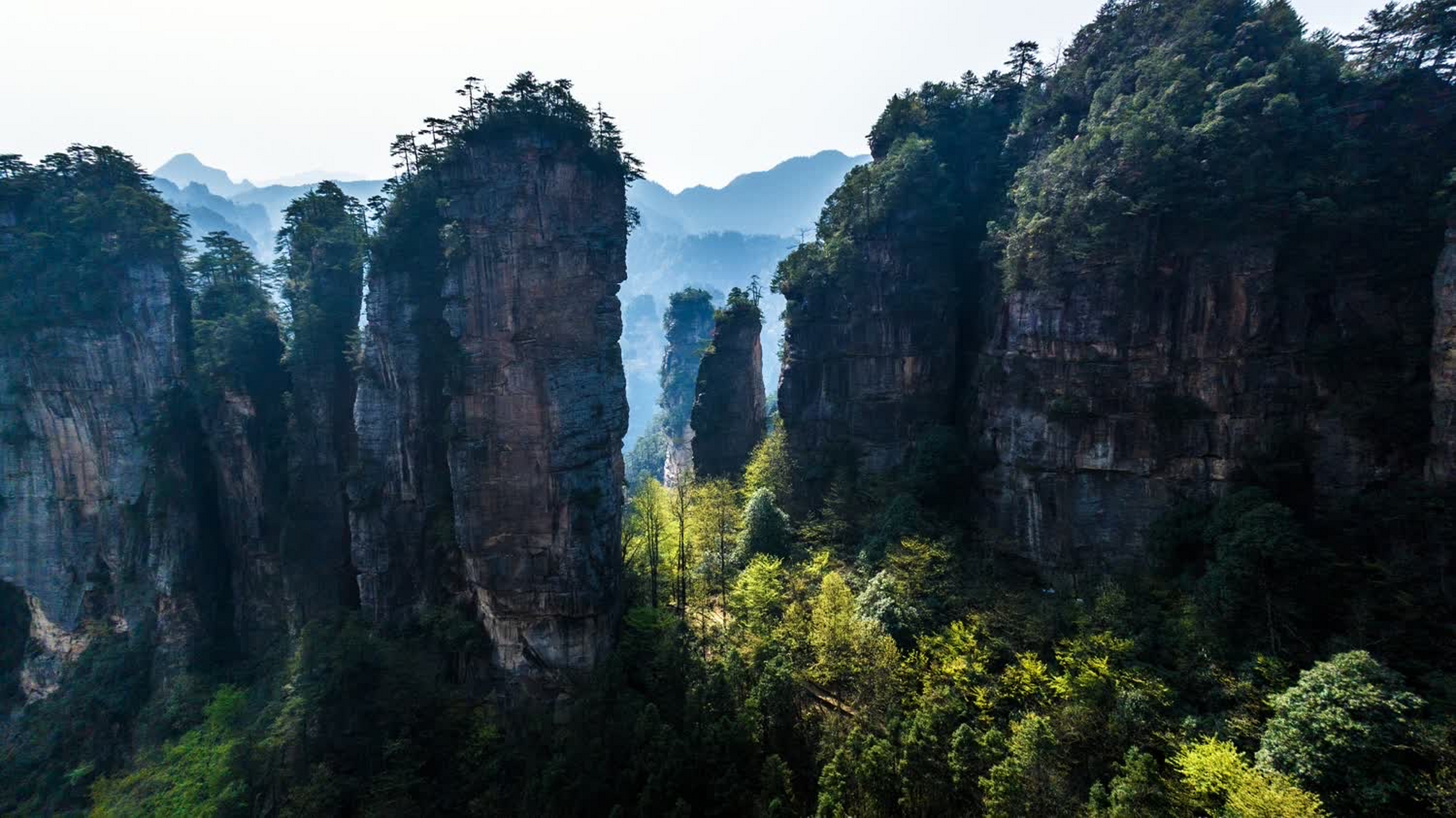 御笔峰被公认为是武陵源砂岩大峰林风光的标志景点,堪称天下一绝.