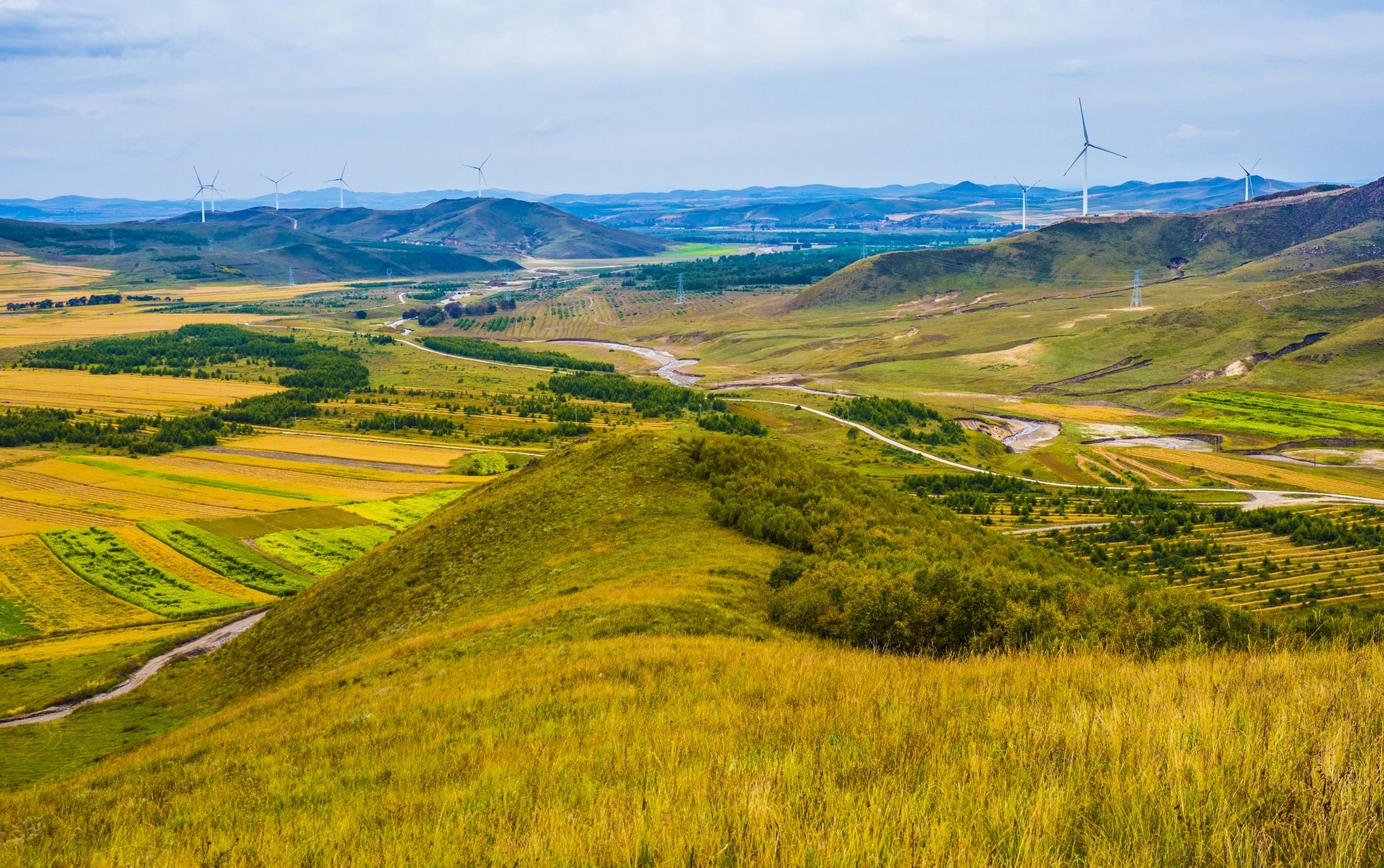 多伦湖位于多伦县滦源镇境内,距县城16公里.