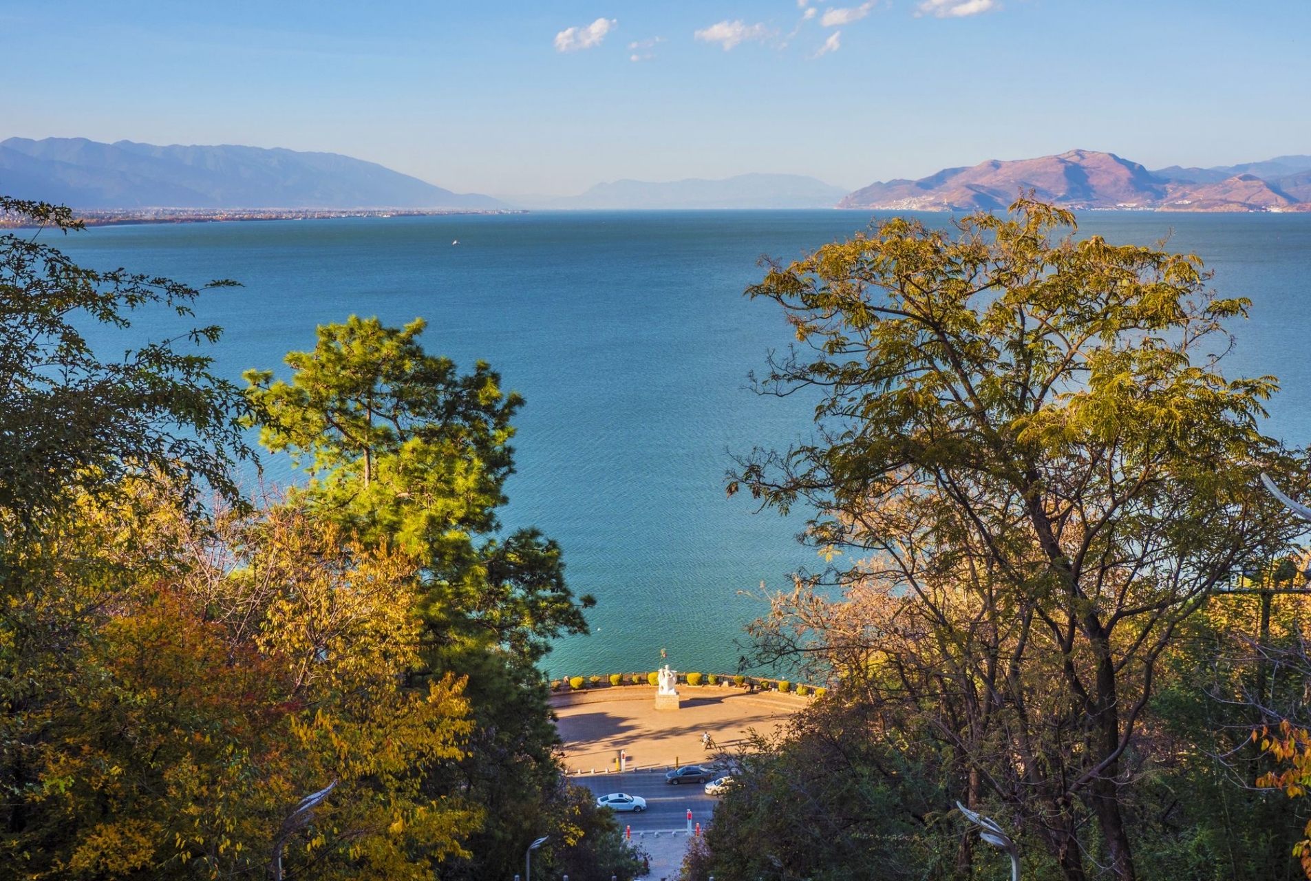 是云南省大理市洱海南端的一座公园,是游览苍山洱海风景区的第一站