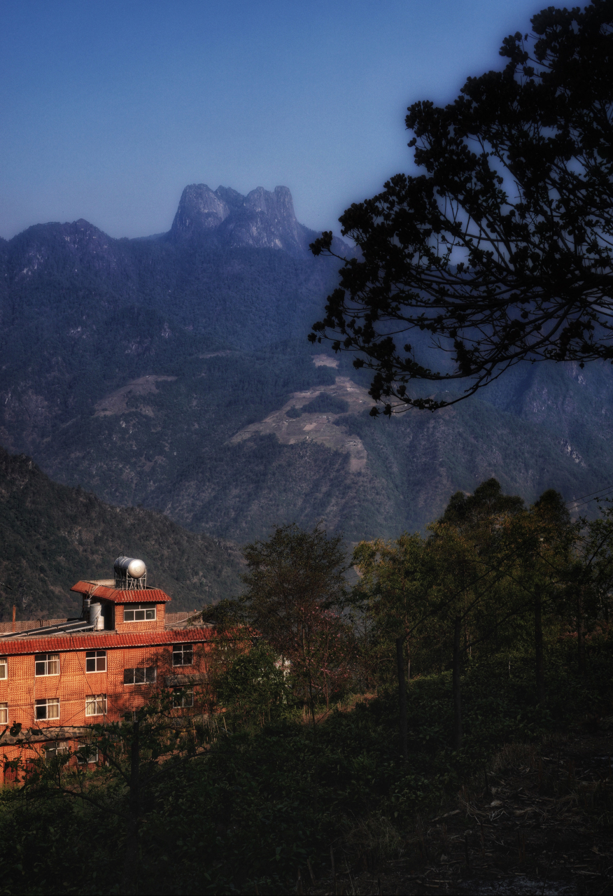 走进怒江最美村寨—老姆登村 老姆登村位于云南省怒江州福贡县匹河