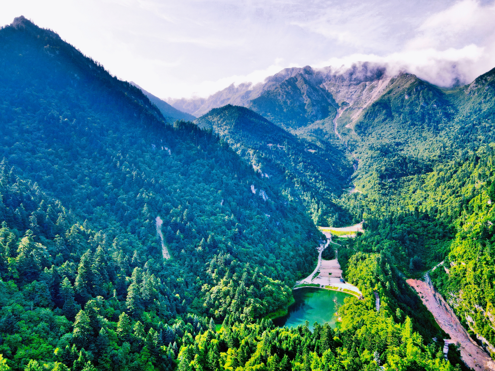 群山错落,绿水环绕,婀娜多姿,气势恢宏的甘南宫鹅沟#旅行#旅游