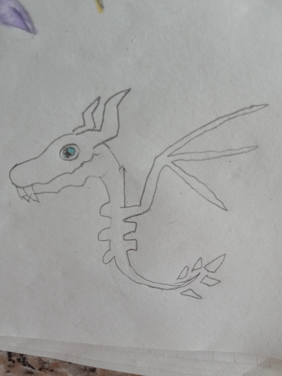 wreckage 他被称为活化石,头上有两个角,尾翼是飘着的