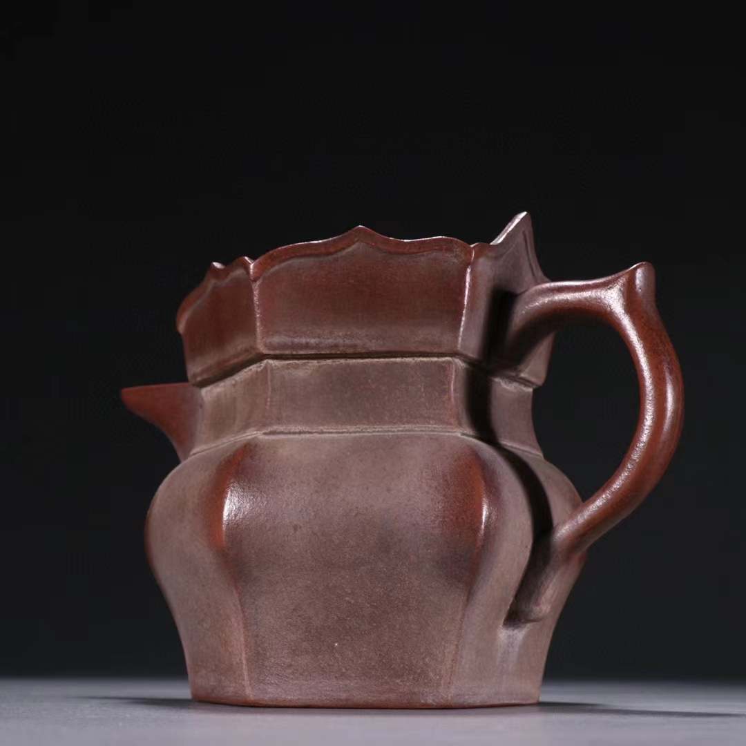 时大彬制 老紫砂僧帽壶. 规格:高12㎝宽17㎝