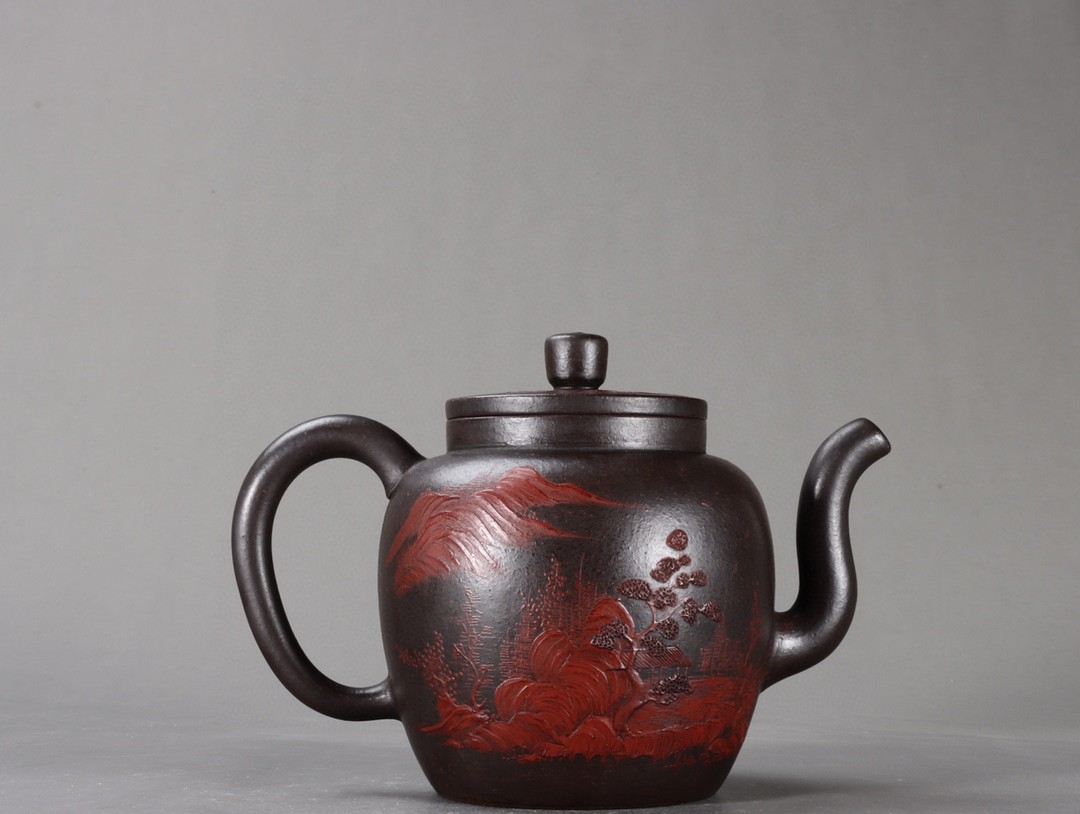 泥绘宫灯紫砂壶 款识:金鼎商标 晚清民国 高 12.5×18cm