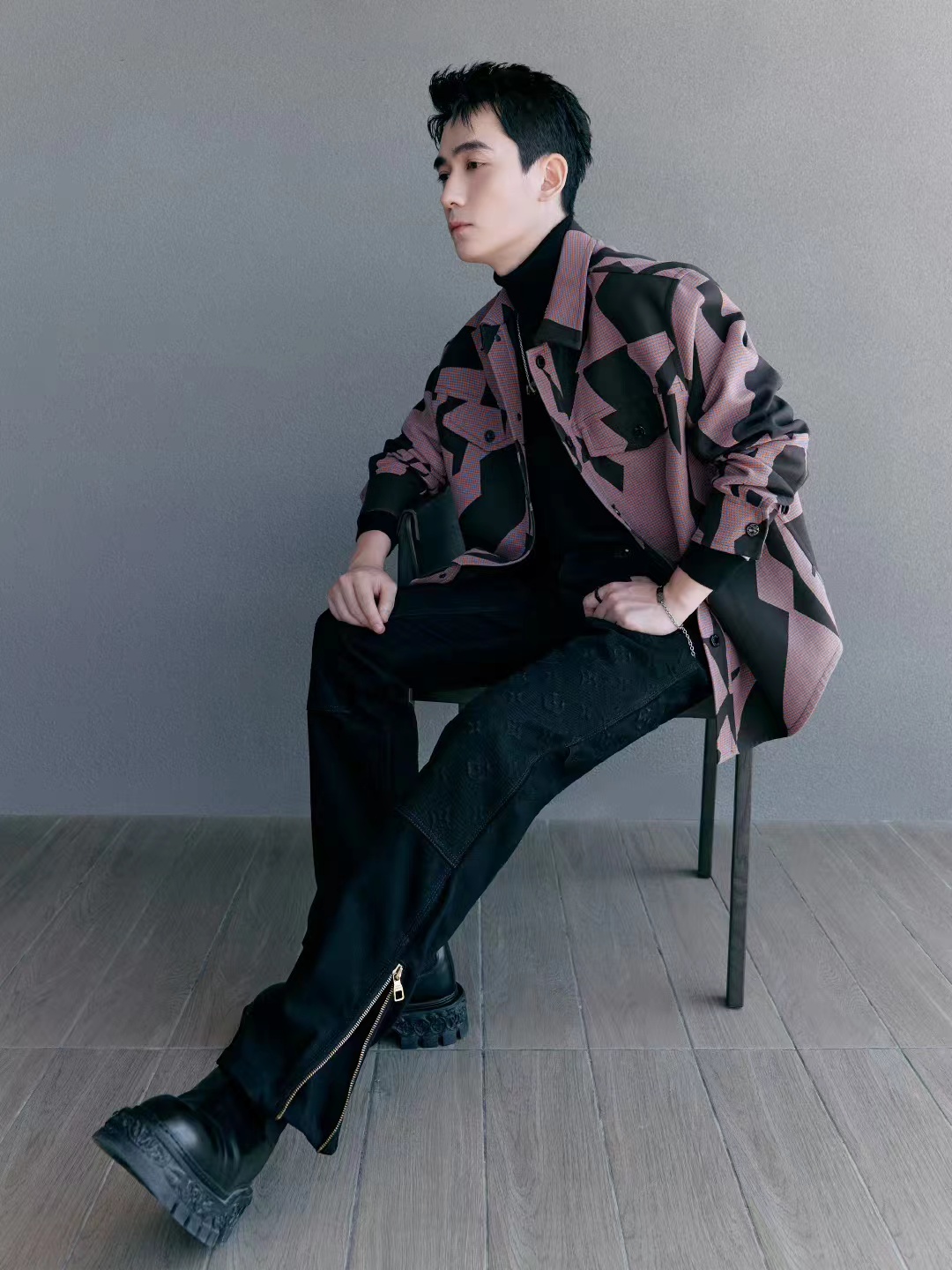 2.  付辛博张新成那部耽改播不了了.  3.