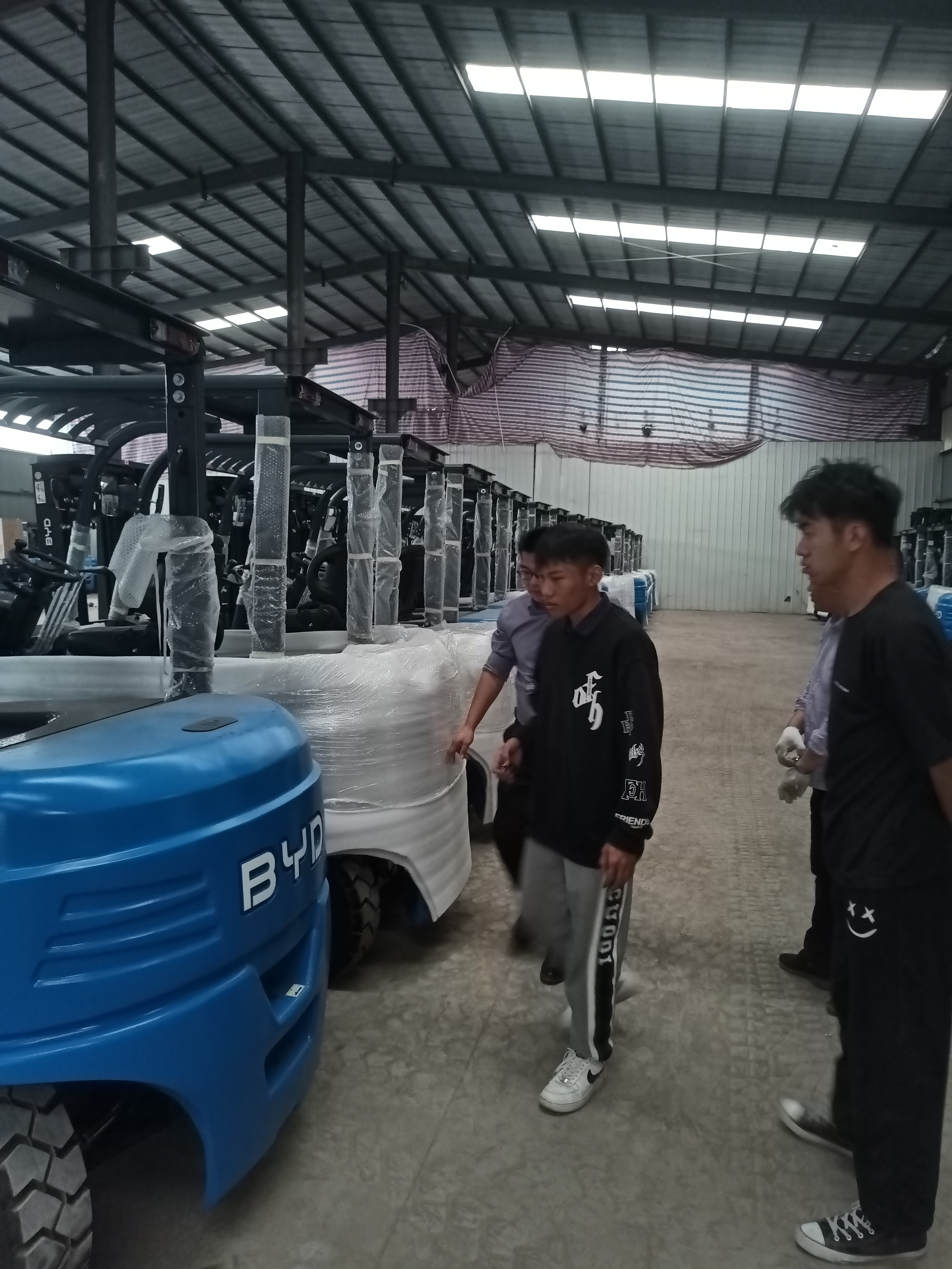 比亚迪锂电叉车,高位前移叉车,托盘搬运车,堆垛车,agv智能定制