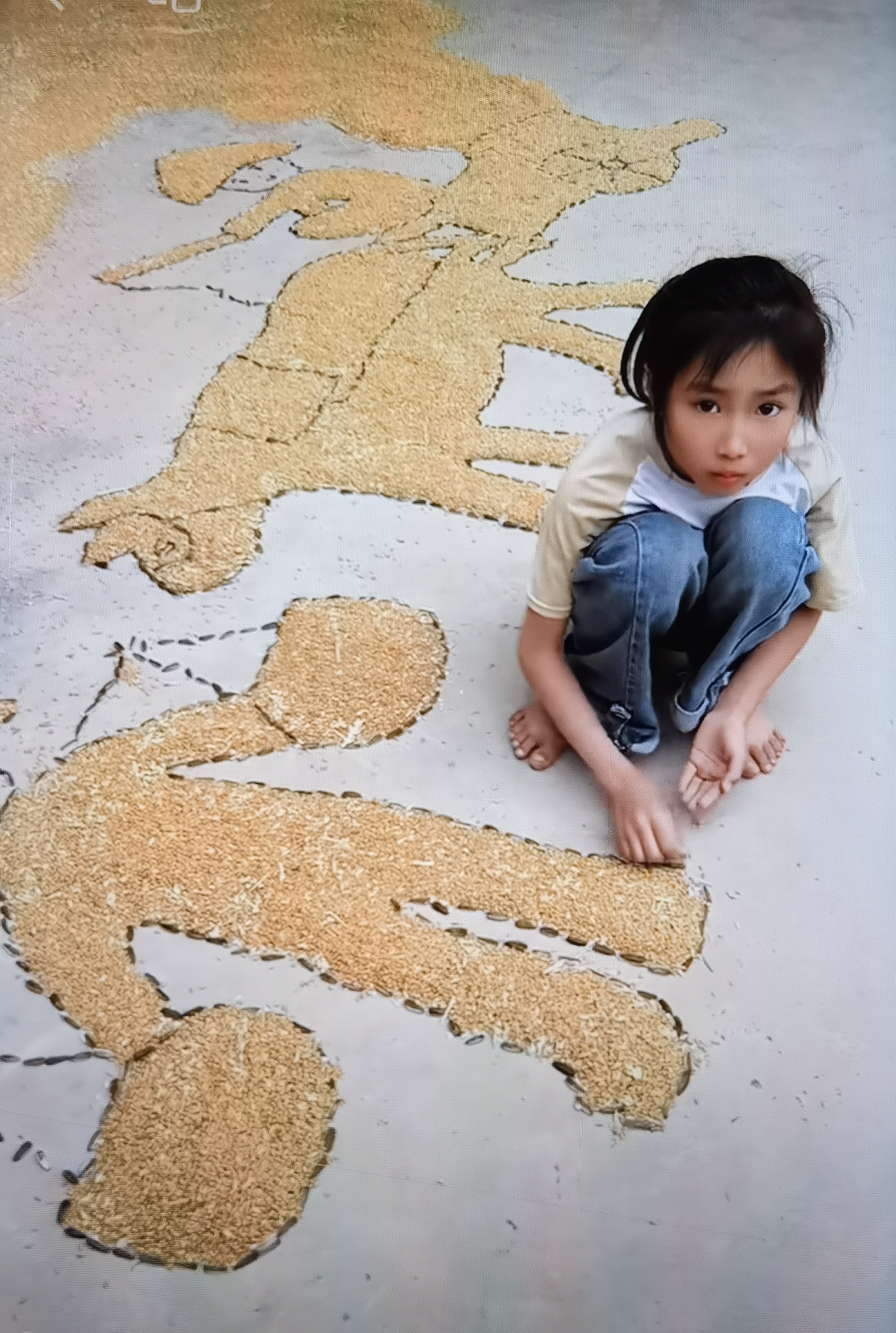 晒秋收啦,颗粒归仓的喜悦,就在这满载而归的笑容里!