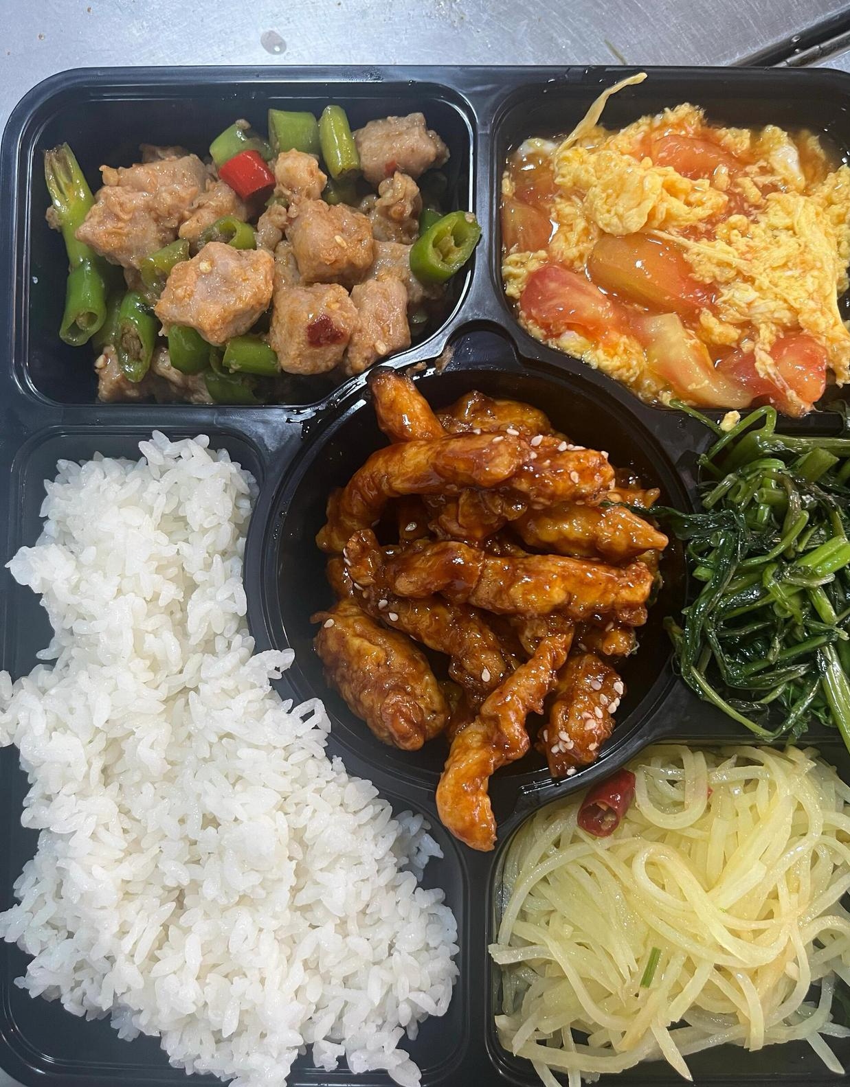 今日份工作餐,满满当当,每一口都是满足!
