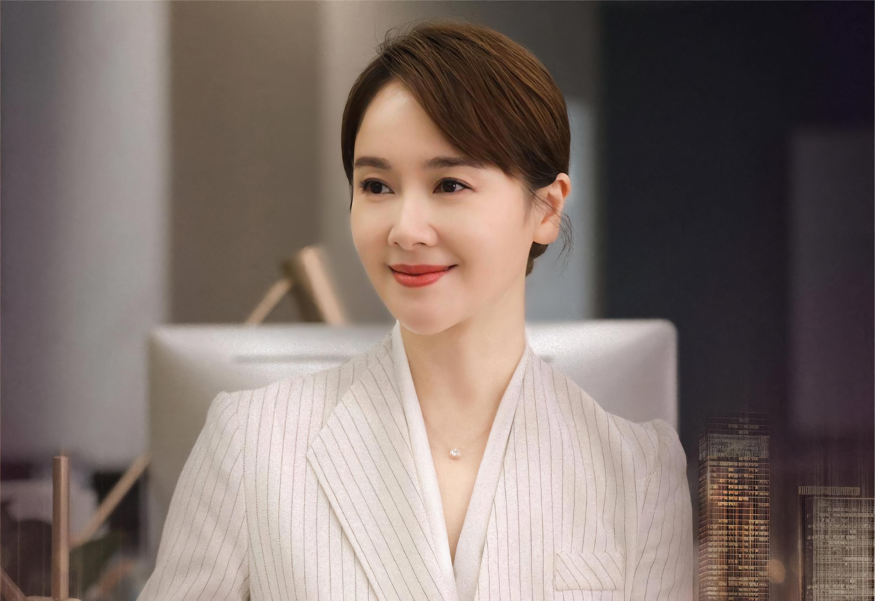 左小青这是大换脸了吗?带着女儿吃北京早点,根本不敢认啊!