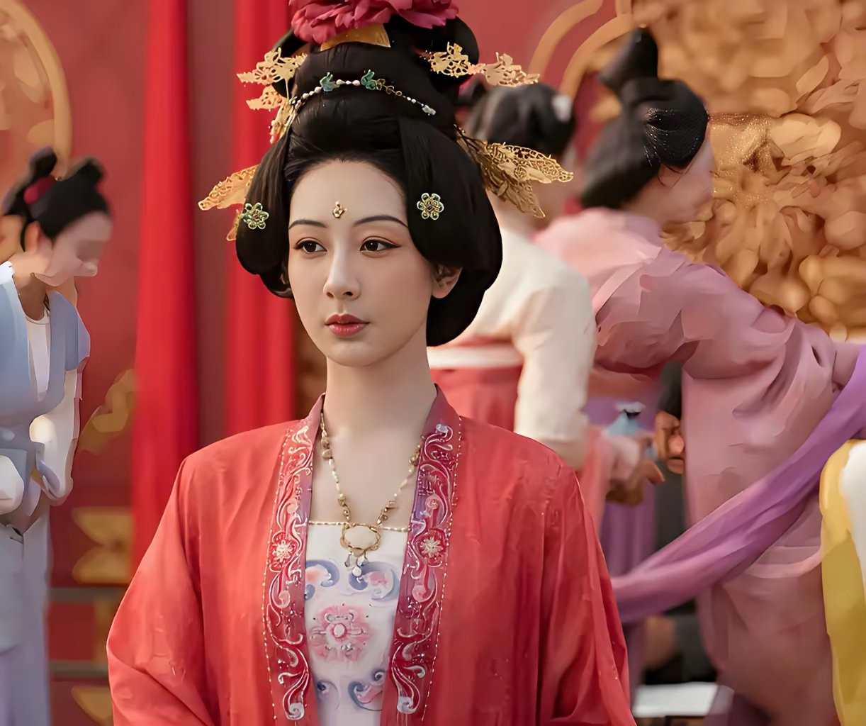 杨紫扮演的何惟芳更是励志,女人就要自己掌握自己命运,财富自由
