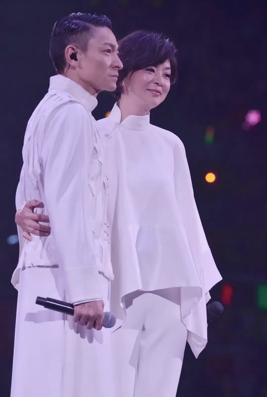 陈玉莲和刘德华 ,真是从年轻帅气漂亮到中年魅力知性大方 ,最美的姑姑