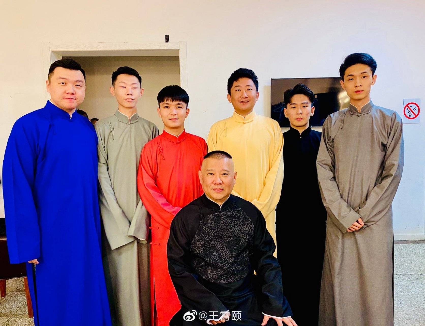 娱乐最前沿# 德云社相声演员王霄颐简介 王霄颐原名王林峰,河北邯郸