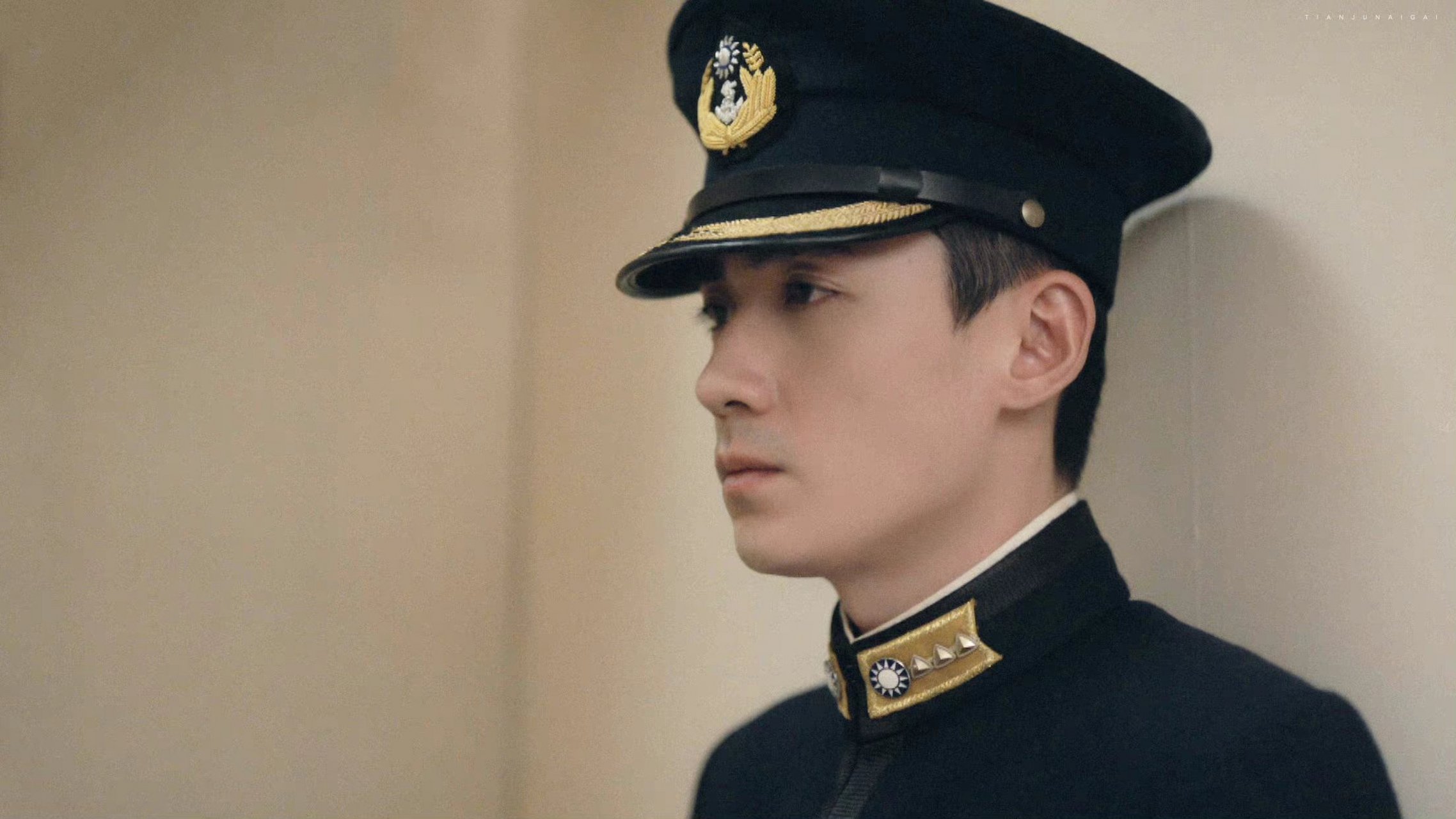 一身正气,穿军装特别帅气!#朱一龙